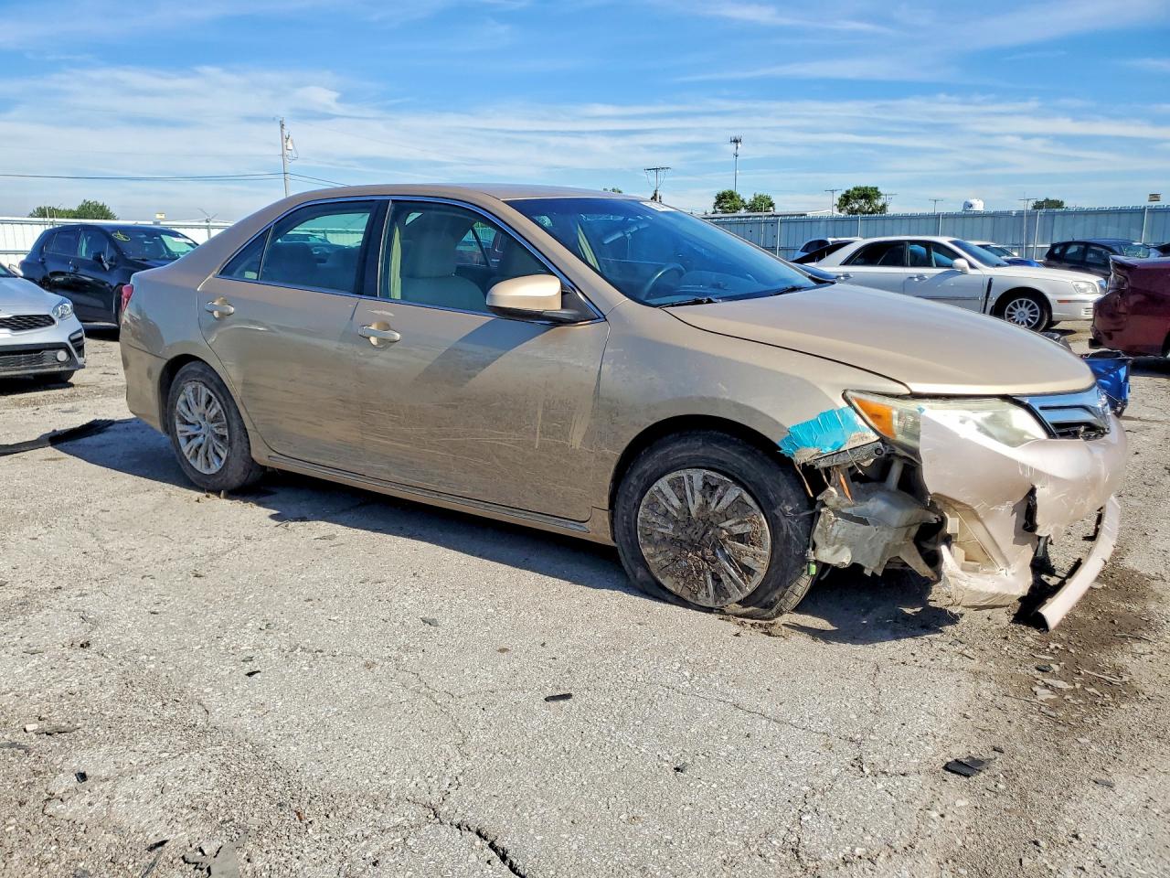 2012 Toyota Camry Le Gold vin: 4T1BF1FKXCU007682