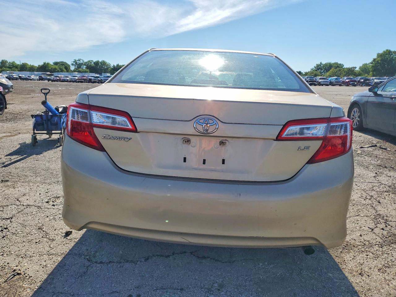 2012 Toyota Camry Le Gold vin: 4T1BF1FKXCU007682