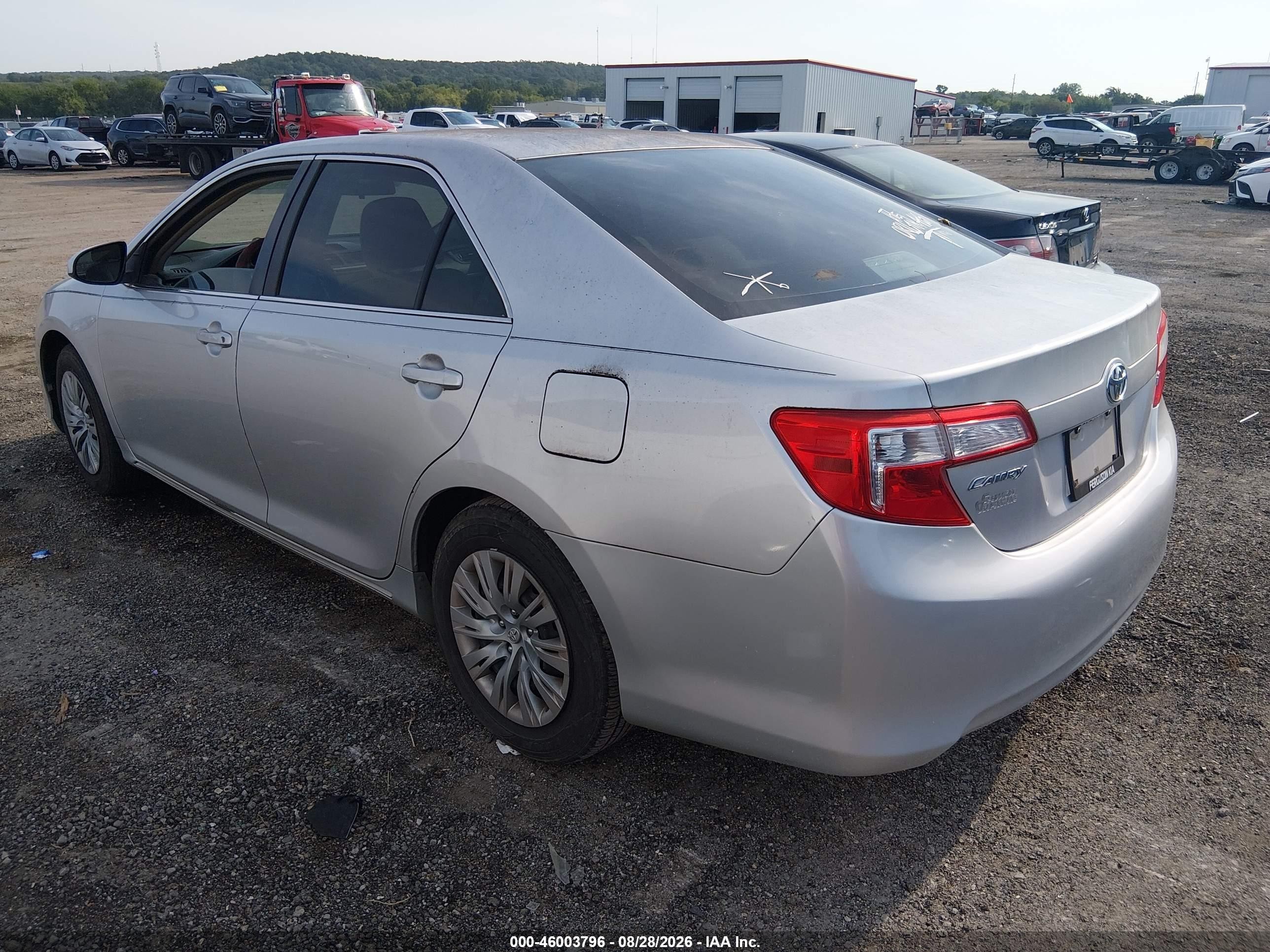 2012 Toyota Camry Le Серебряный vin: 4T1BF1FKXCU112111
