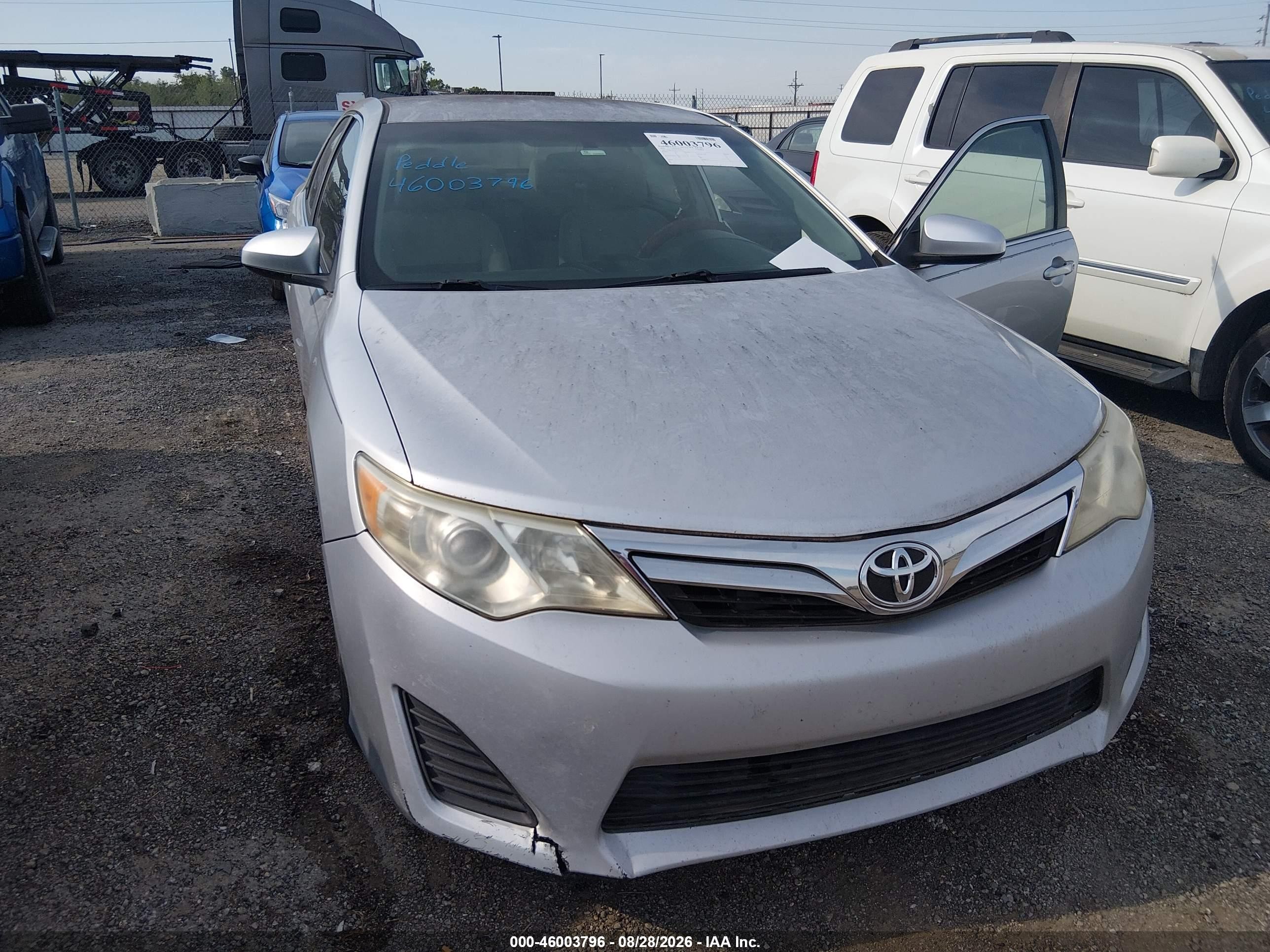 2012 Toyota Camry Le Серебряный vin: 4T1BF1FKXCU112111
