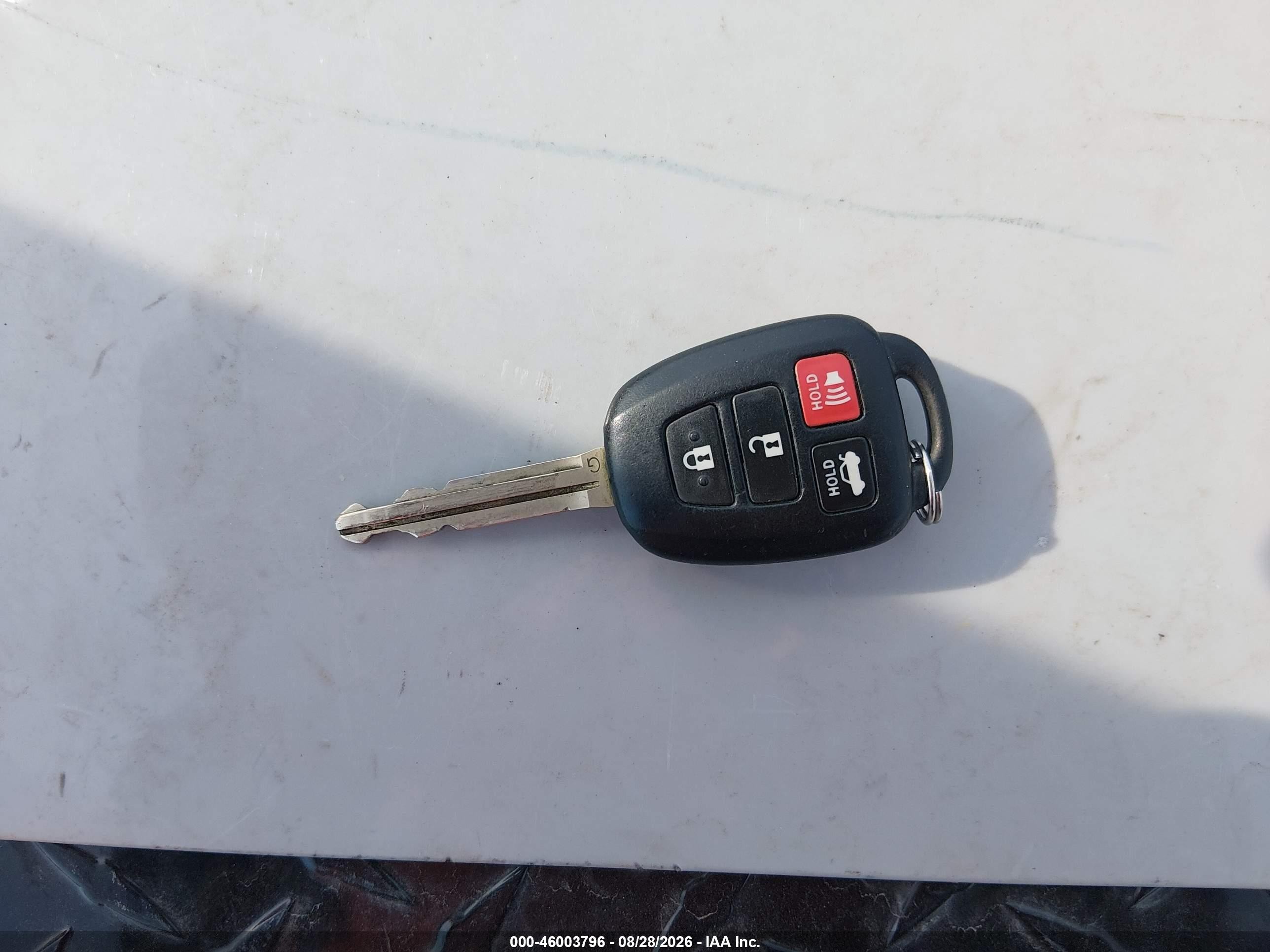 2012 Toyota Camry Le Серебряный vin: 4T1BF1FKXCU112111
