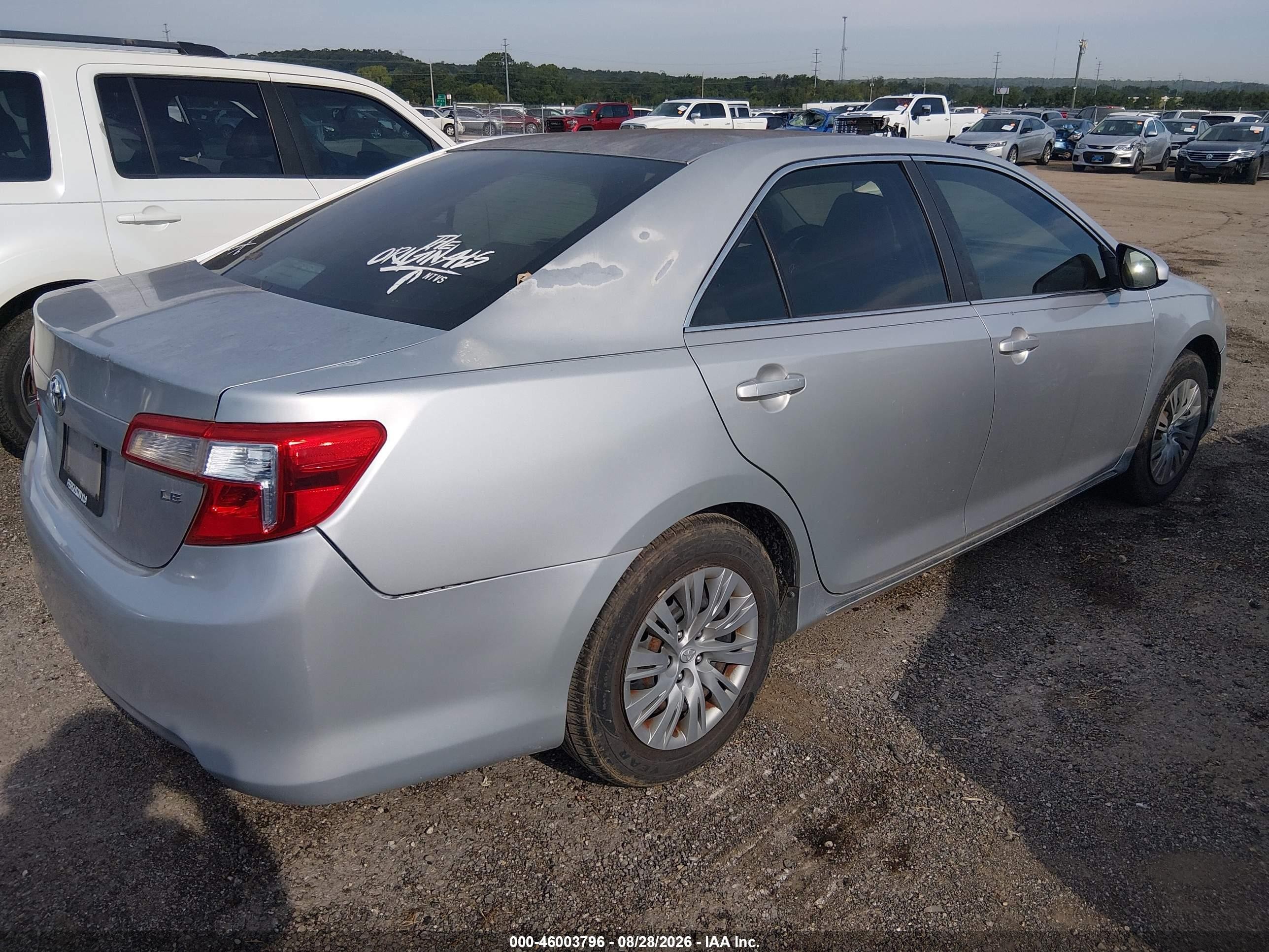 2012 Toyota Camry Le Серебряный vin: 4T1BF1FKXCU112111