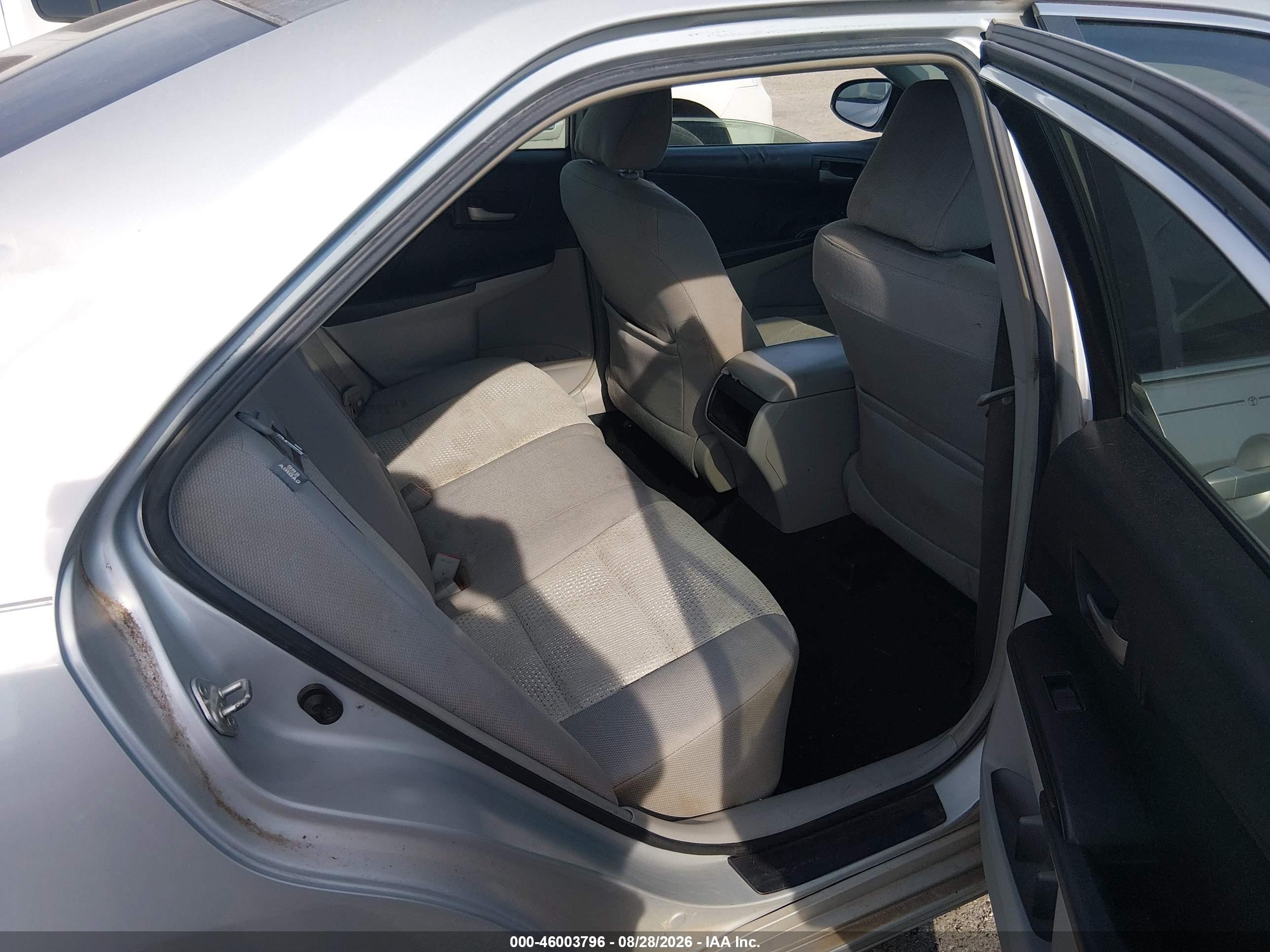 2012 Toyota Camry Le Серебряный vin: 4T1BF1FKXCU112111