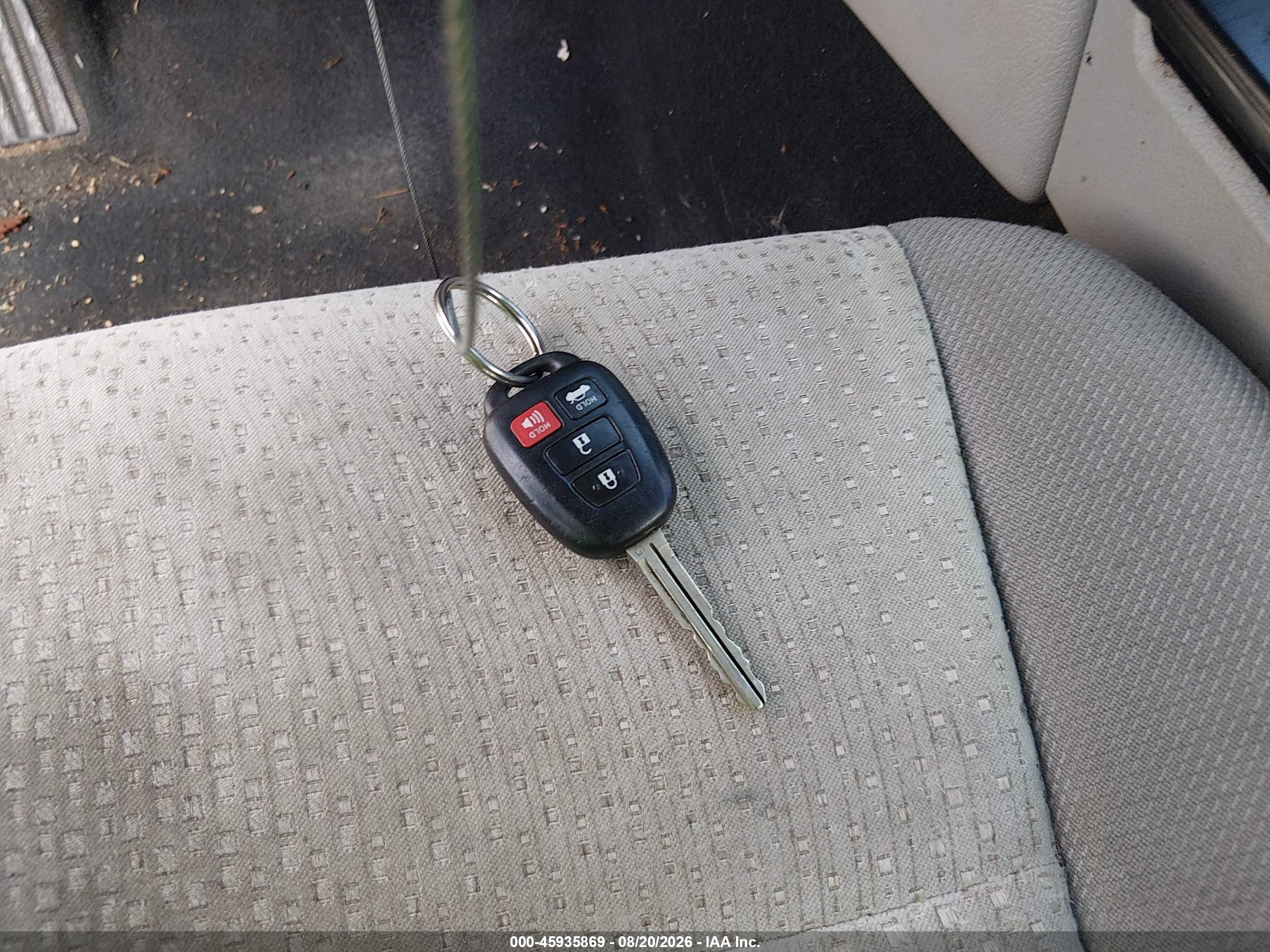 2012 Toyota Camry Le Серебряный vin: 4T1BF1FKXCU169859