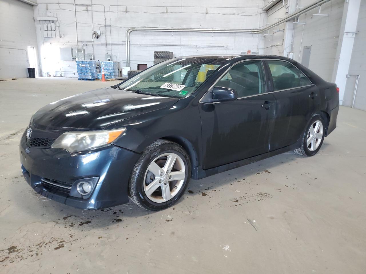 2012 Toyota Camry Se Черный vin: 4T1BF1FKXCU183468 Damage: Left Front Fender, Dent(S) W/No Paint Dmg, 1/2 To 1 Inch