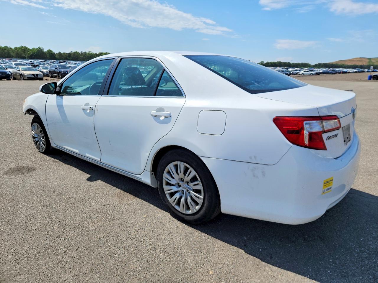 2013 Toyota Camry Le White vin: 4T1BF1FKXCU193918