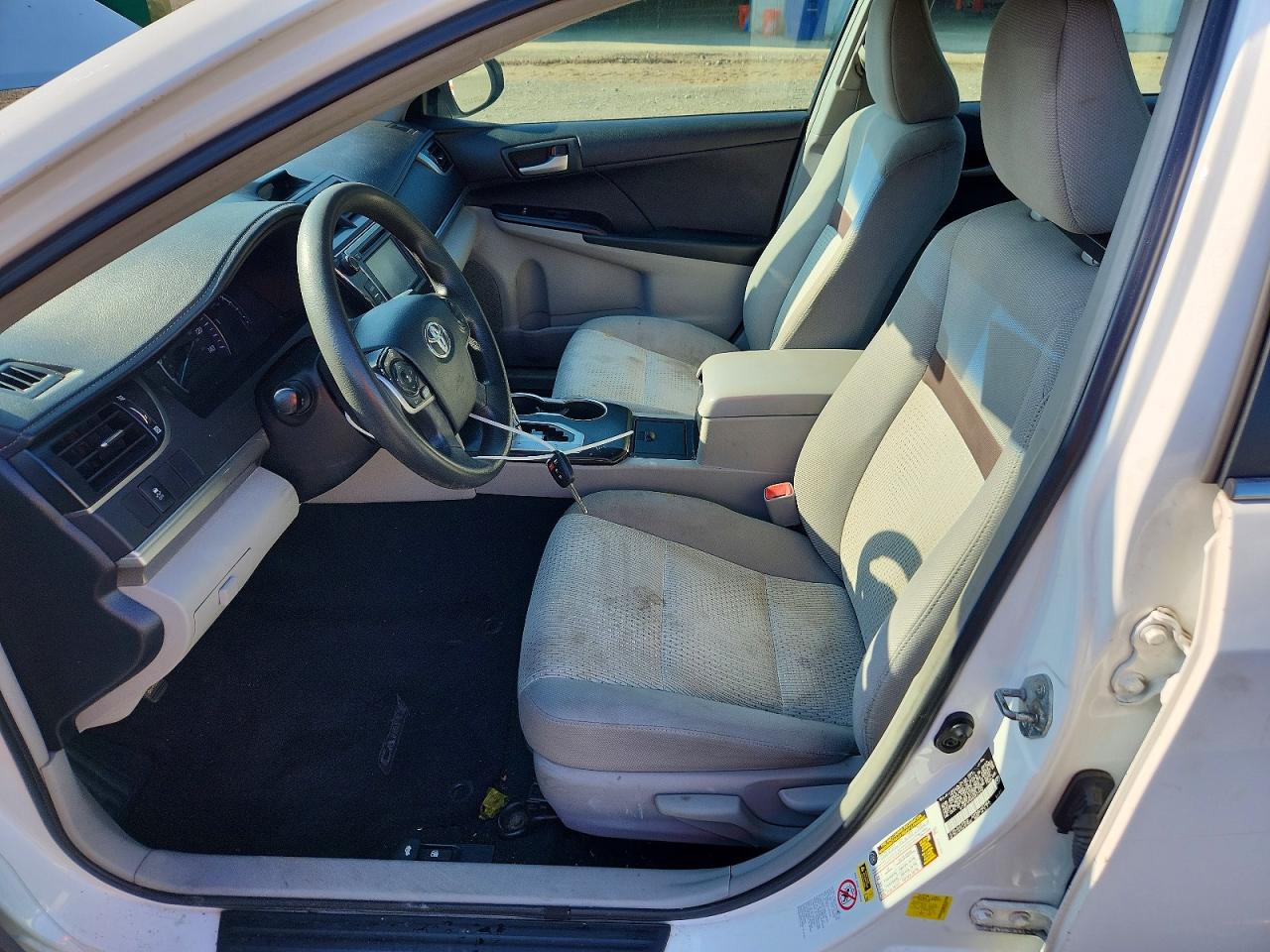 2012 Toyota Camry Le White vin: 4T1BF1FKXCU521452