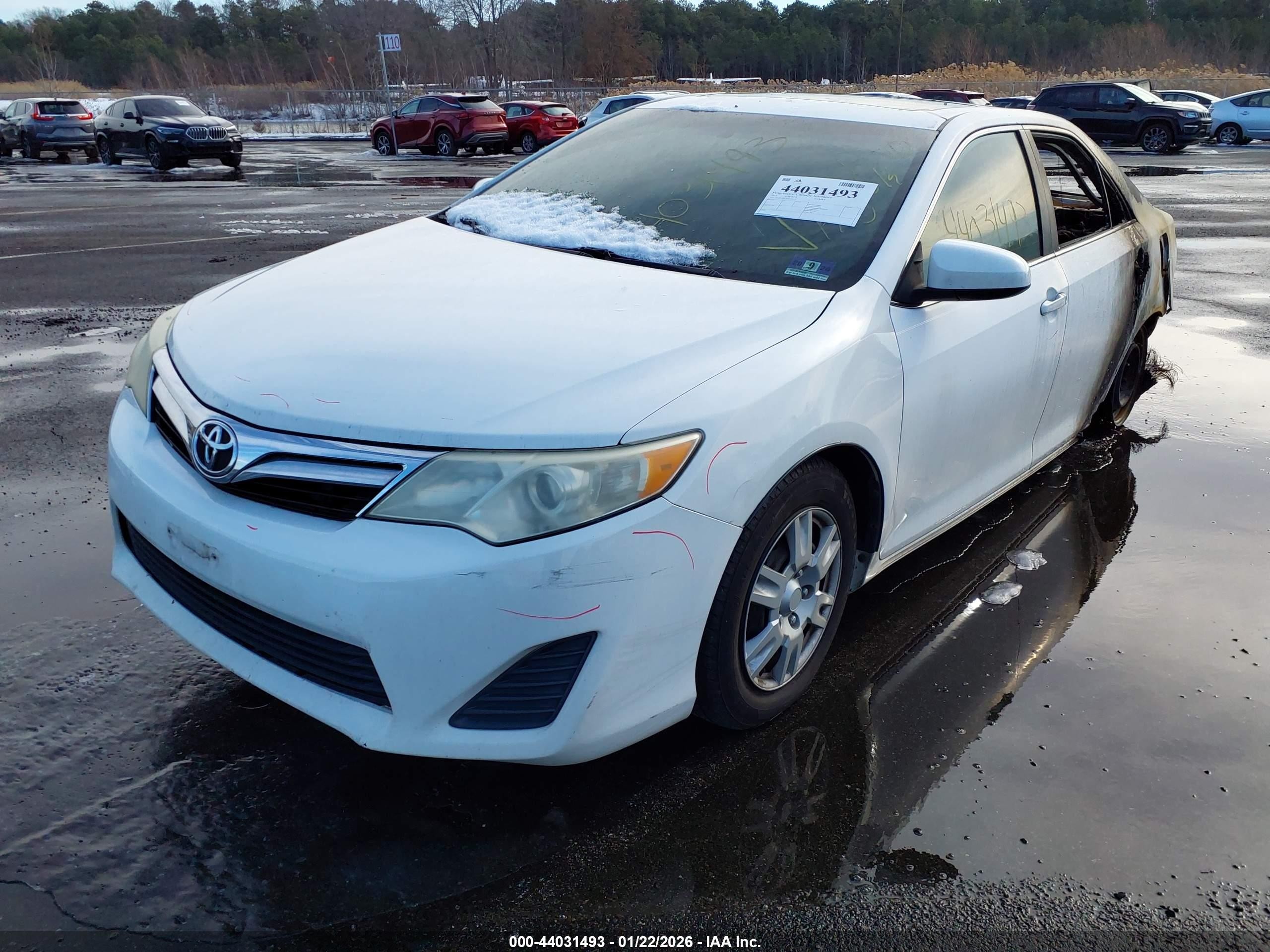 2012 Toyota Camry Le White vin: 4T1BF1FKXCU528157