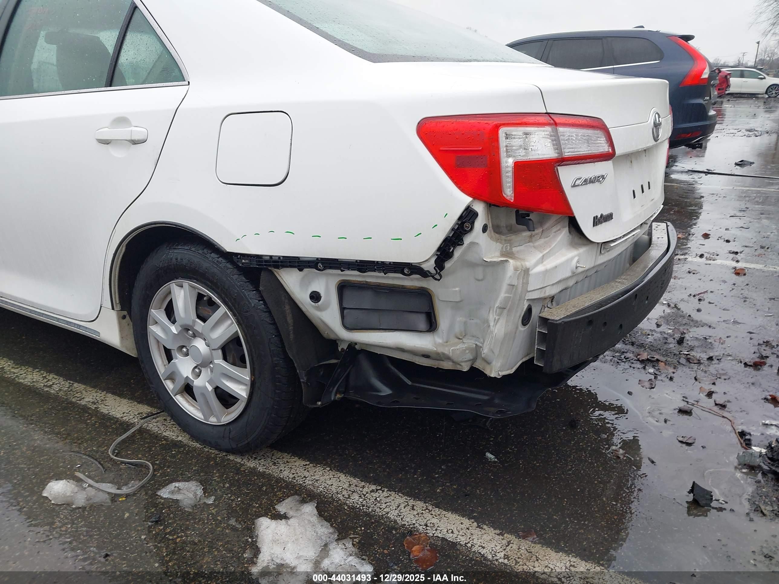 2012 Toyota Camry Le White vin: 4T1BF1FKXCU528157