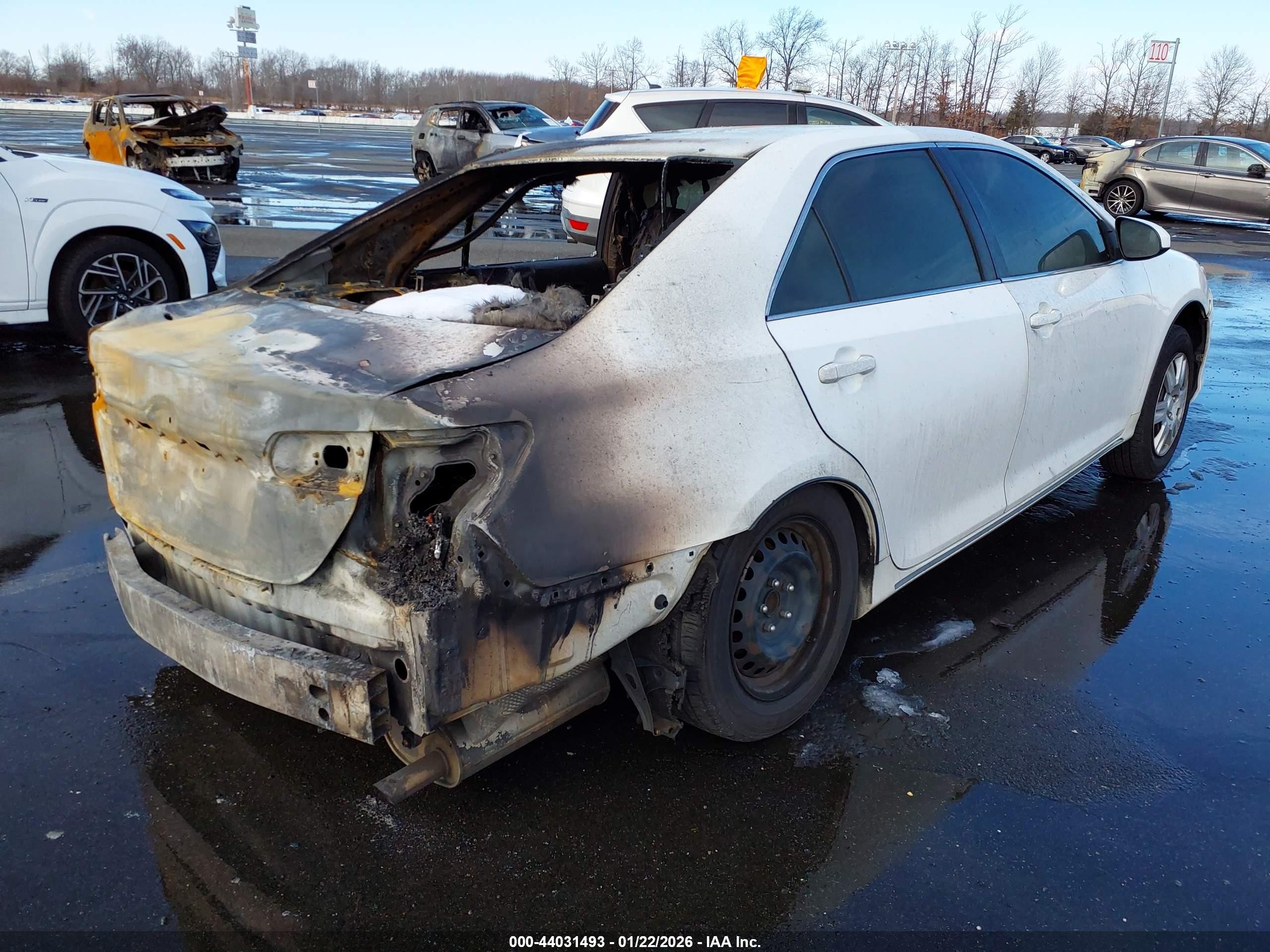 2012 Toyota Camry Le White vin: 4T1BF1FKXCU528157