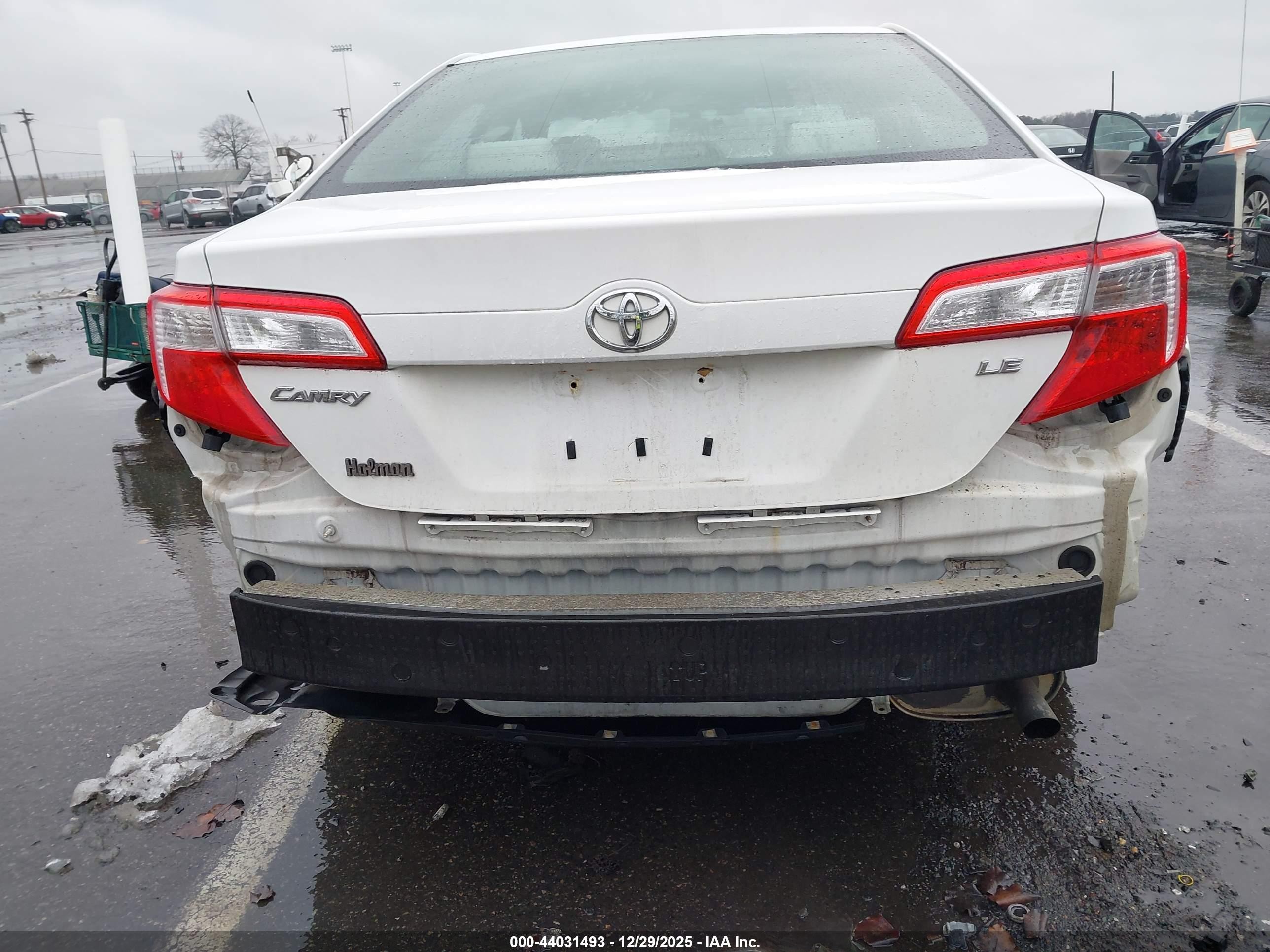 2012 Toyota Camry Le White vin: 4T1BF1FKXCU528157