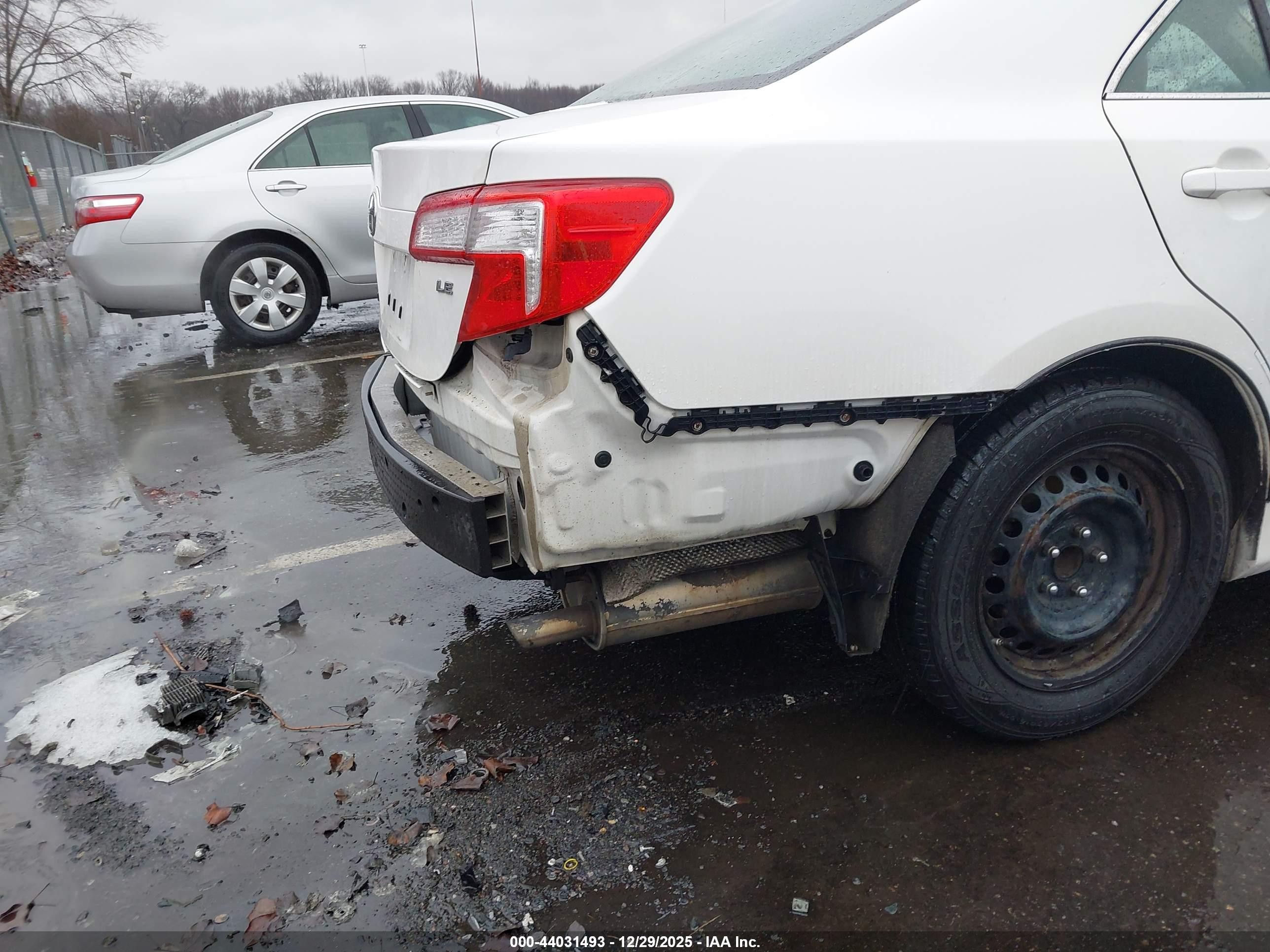 2012 Toyota Camry Le White vin: 4T1BF1FKXCU528157