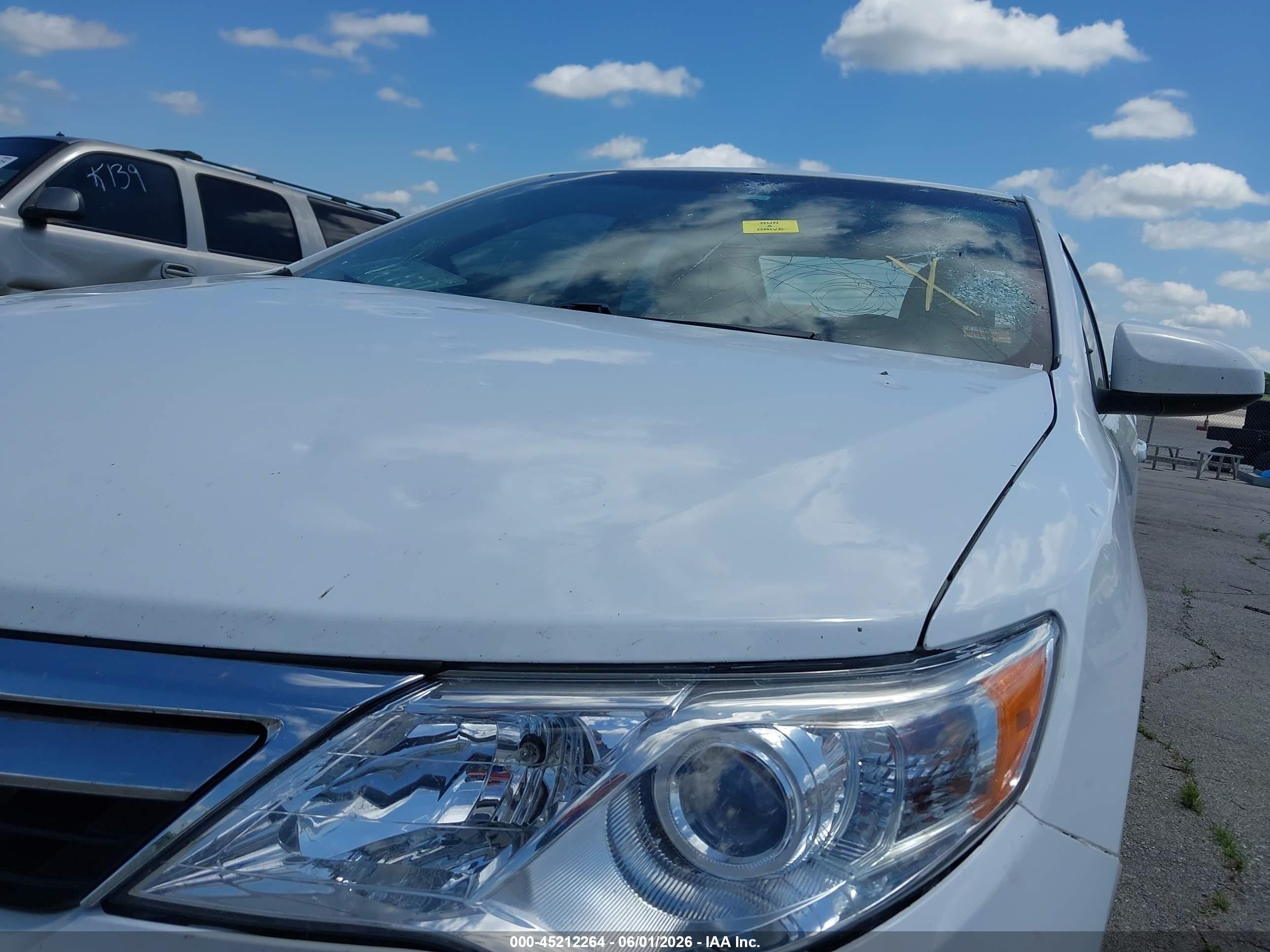 2012 Toyota Camry Le White vin: 4T1BF1FKXCU534539