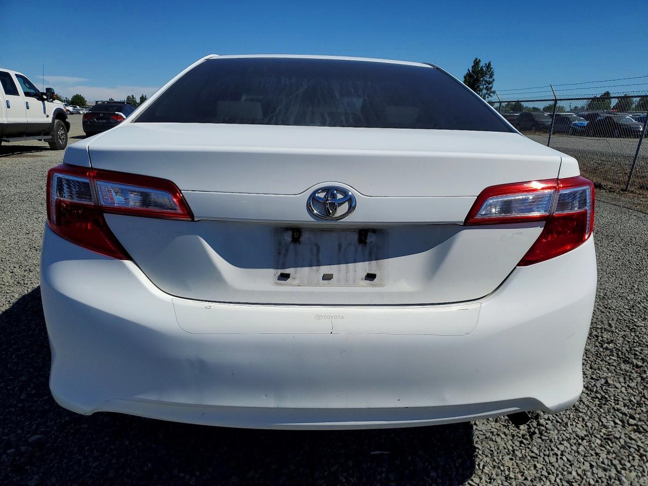2012 Toyota Camry Le White vin: 4T1BF1FKXCU562468