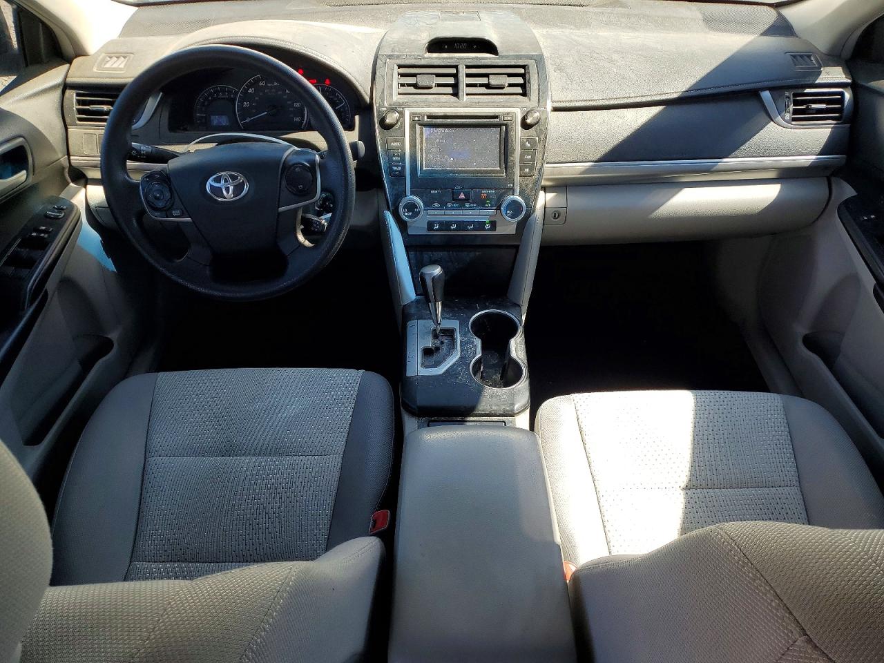 2012 Toyota Camry Le White vin: 4T1BF1FKXCU562468