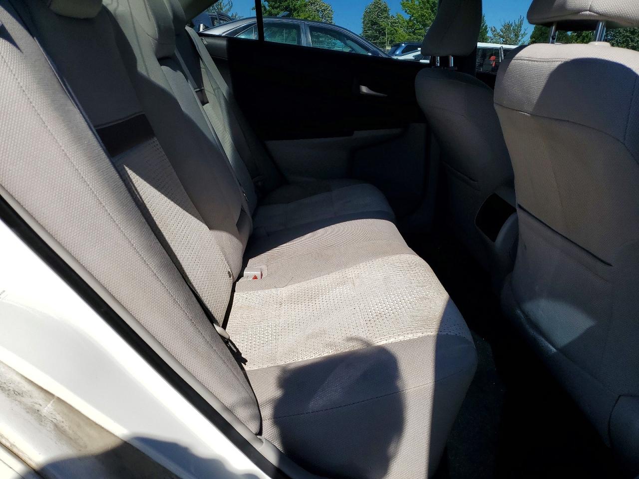2012 Toyota Camry Le White vin: 4T1BF1FKXCU562468