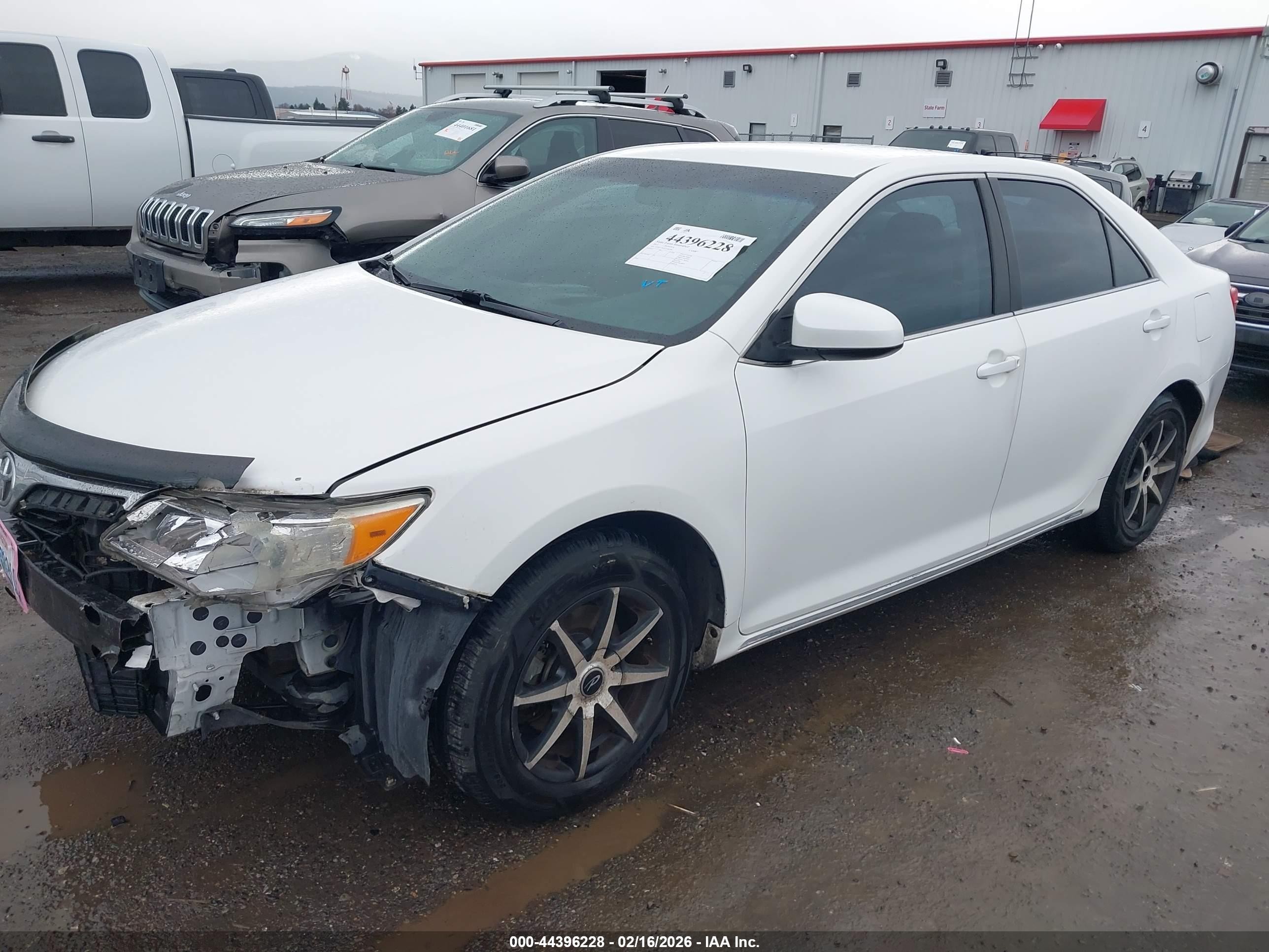 2012 Toyota Camry Le White vin: 4T1BF1FKXCU566388