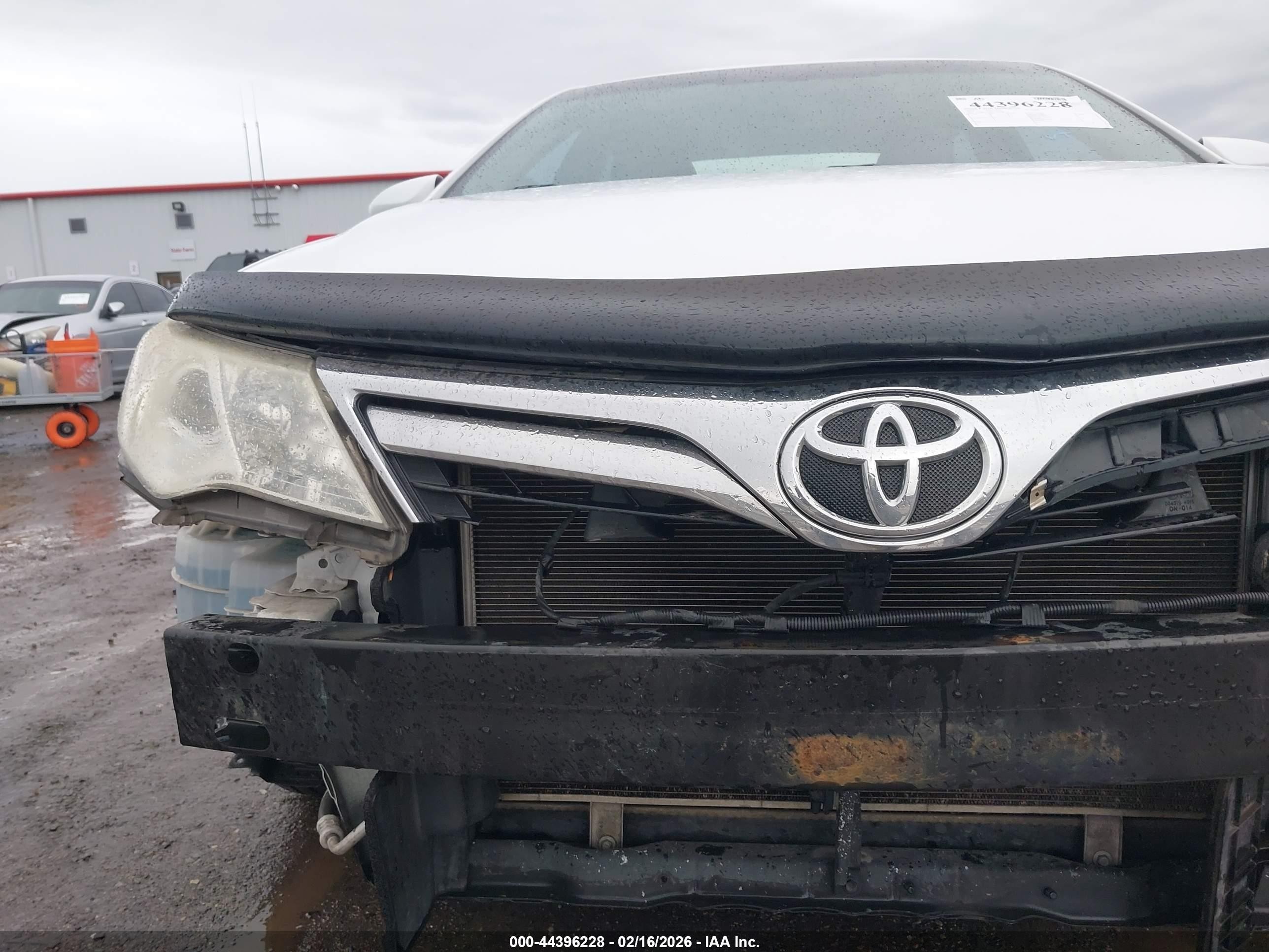 2012 Toyota Camry Le White vin: 4T1BF1FKXCU566388