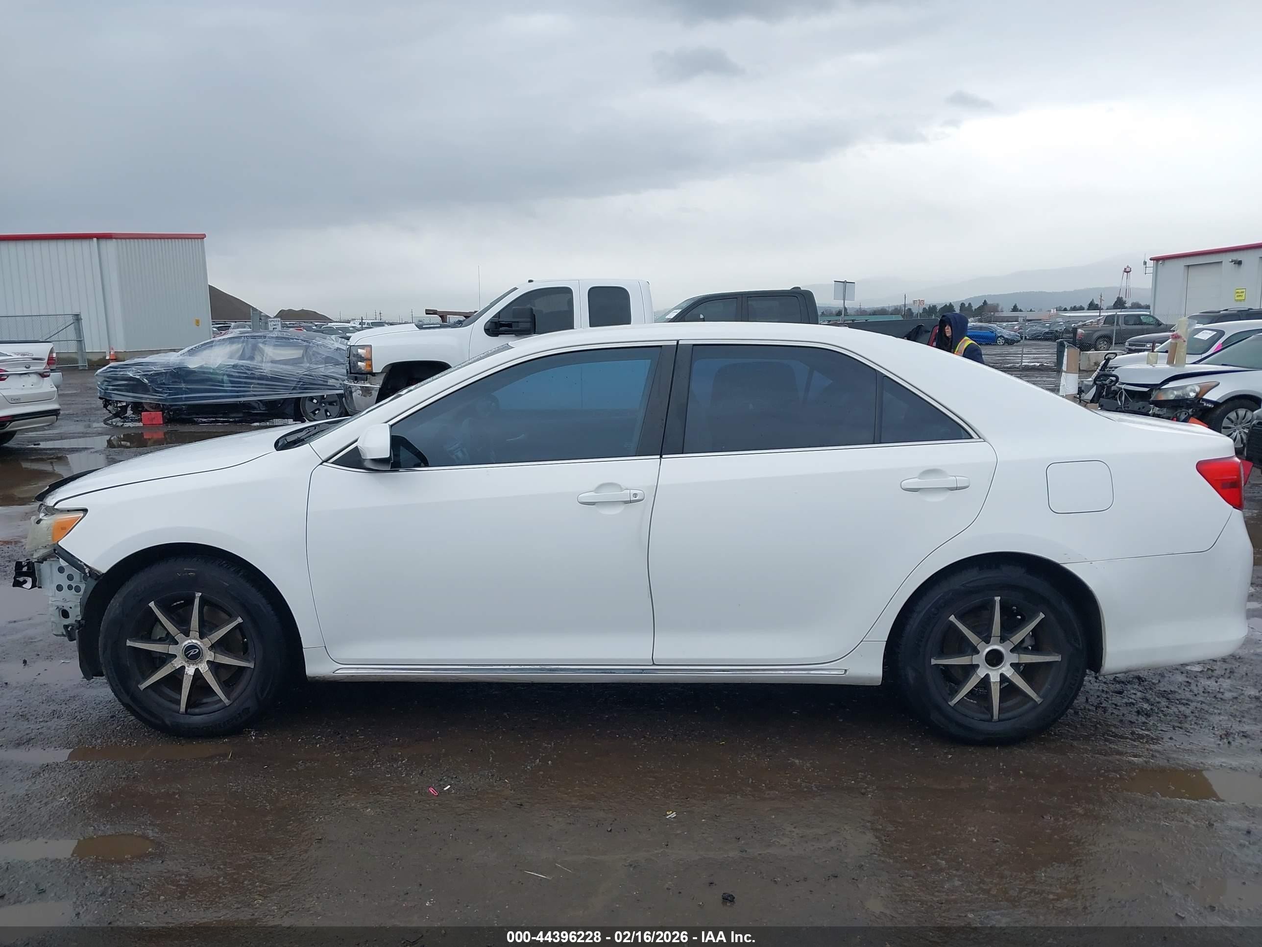 2012 Toyota Camry Le White vin: 4T1BF1FKXCU566388