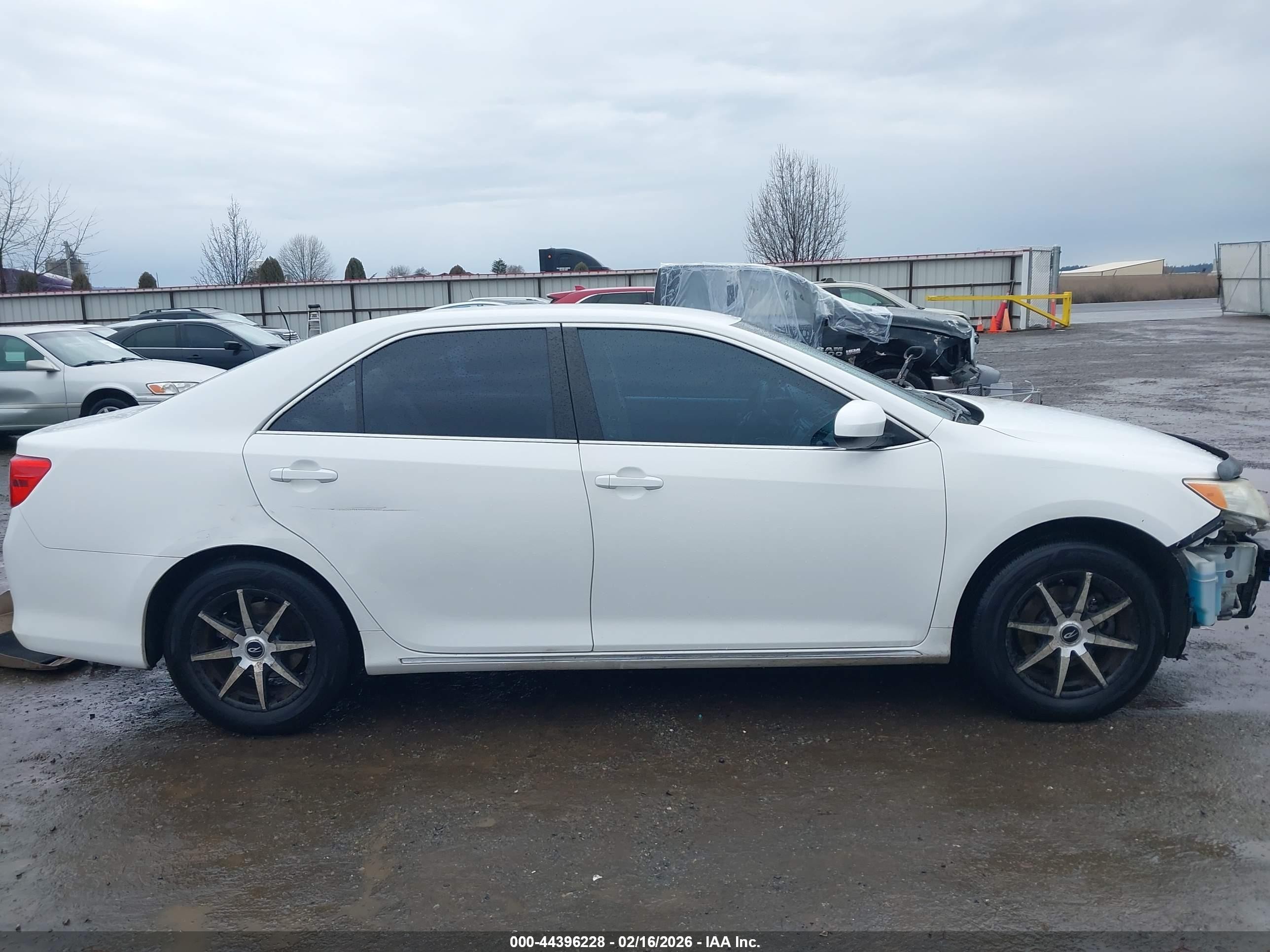 2012 Toyota Camry Le White vin: 4T1BF1FKXCU566388