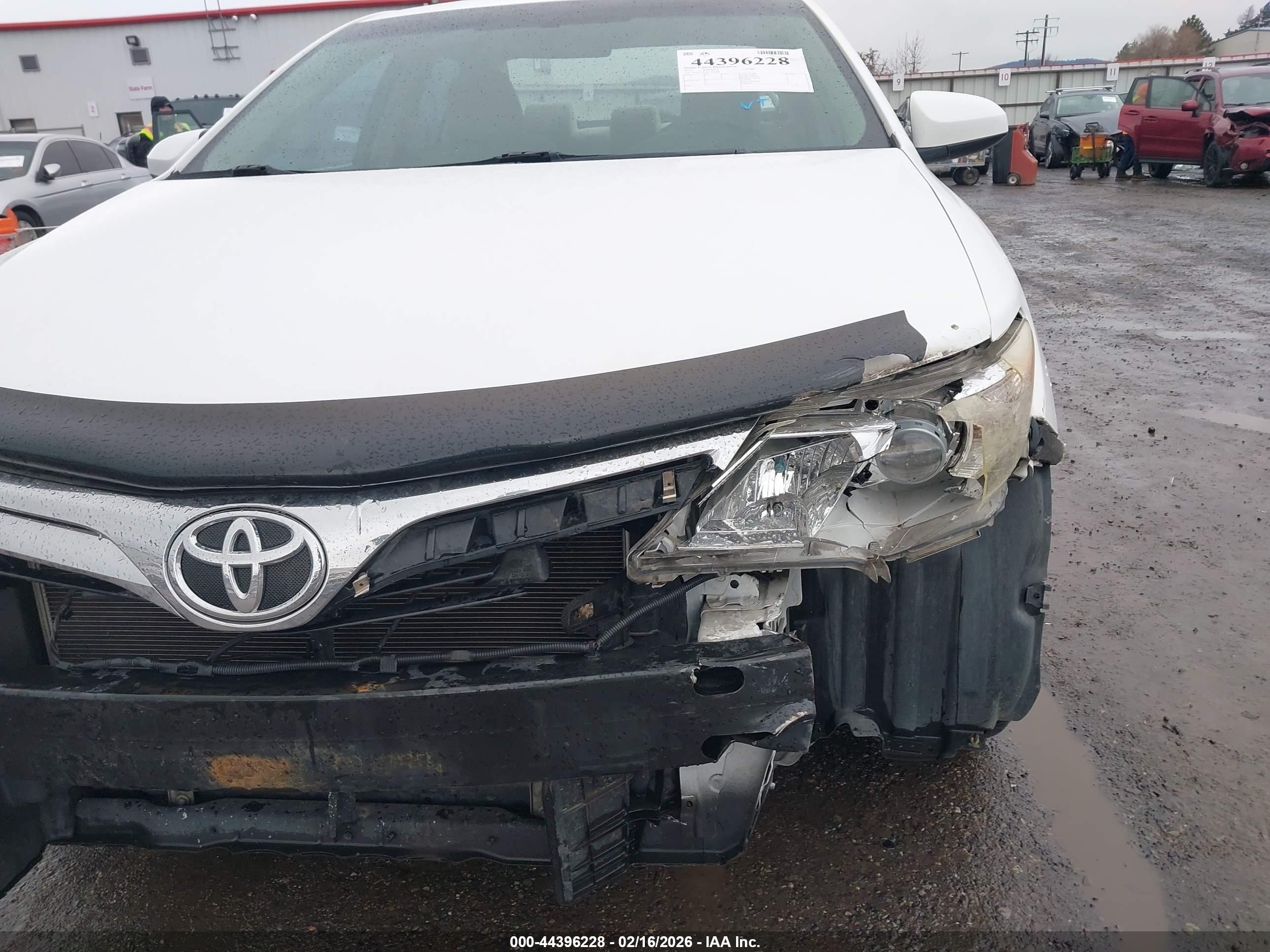 2012 Toyota Camry Le White vin: 4T1BF1FKXCU566388