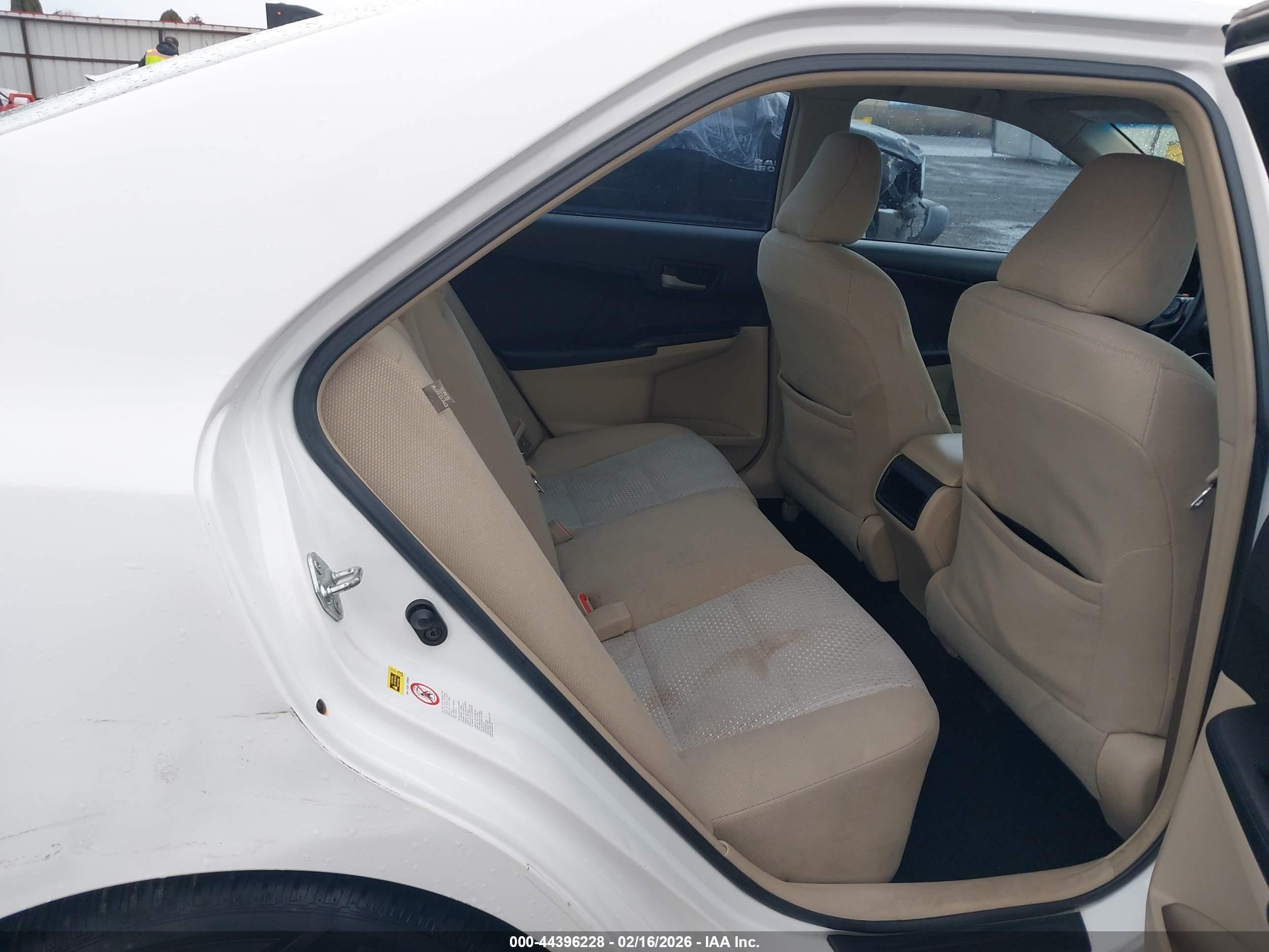 2012 Toyota Camry Le White vin: 4T1BF1FKXCU566388