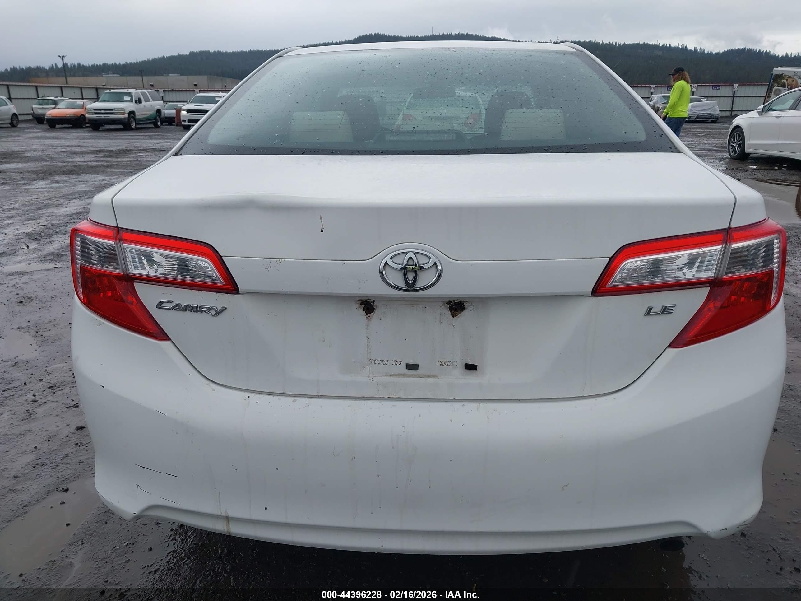 2012 Toyota Camry Le White vin: 4T1BF1FKXCU566388