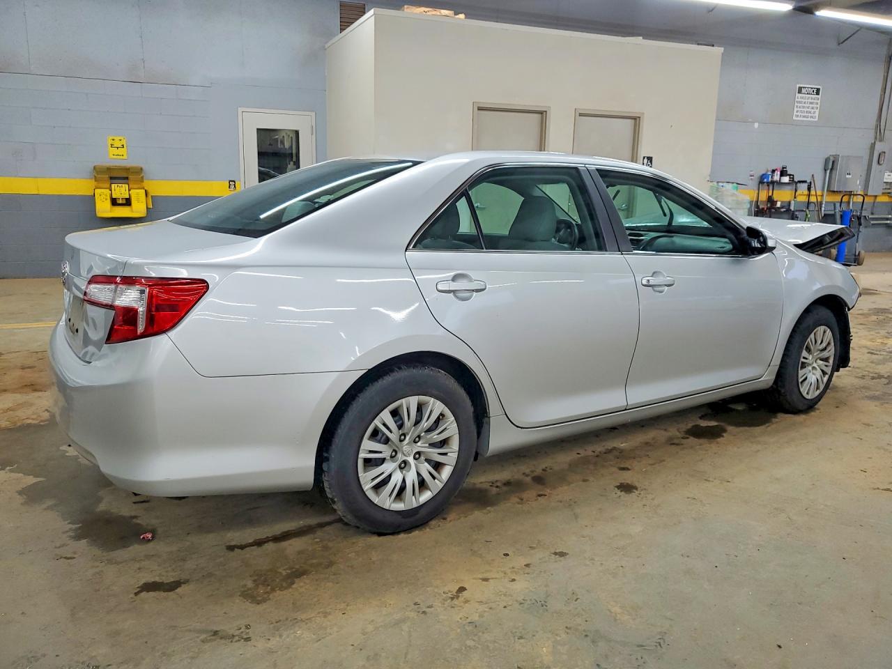 2012 Toyota Camry L Silver vin: 4T1BF1FKXCU586401