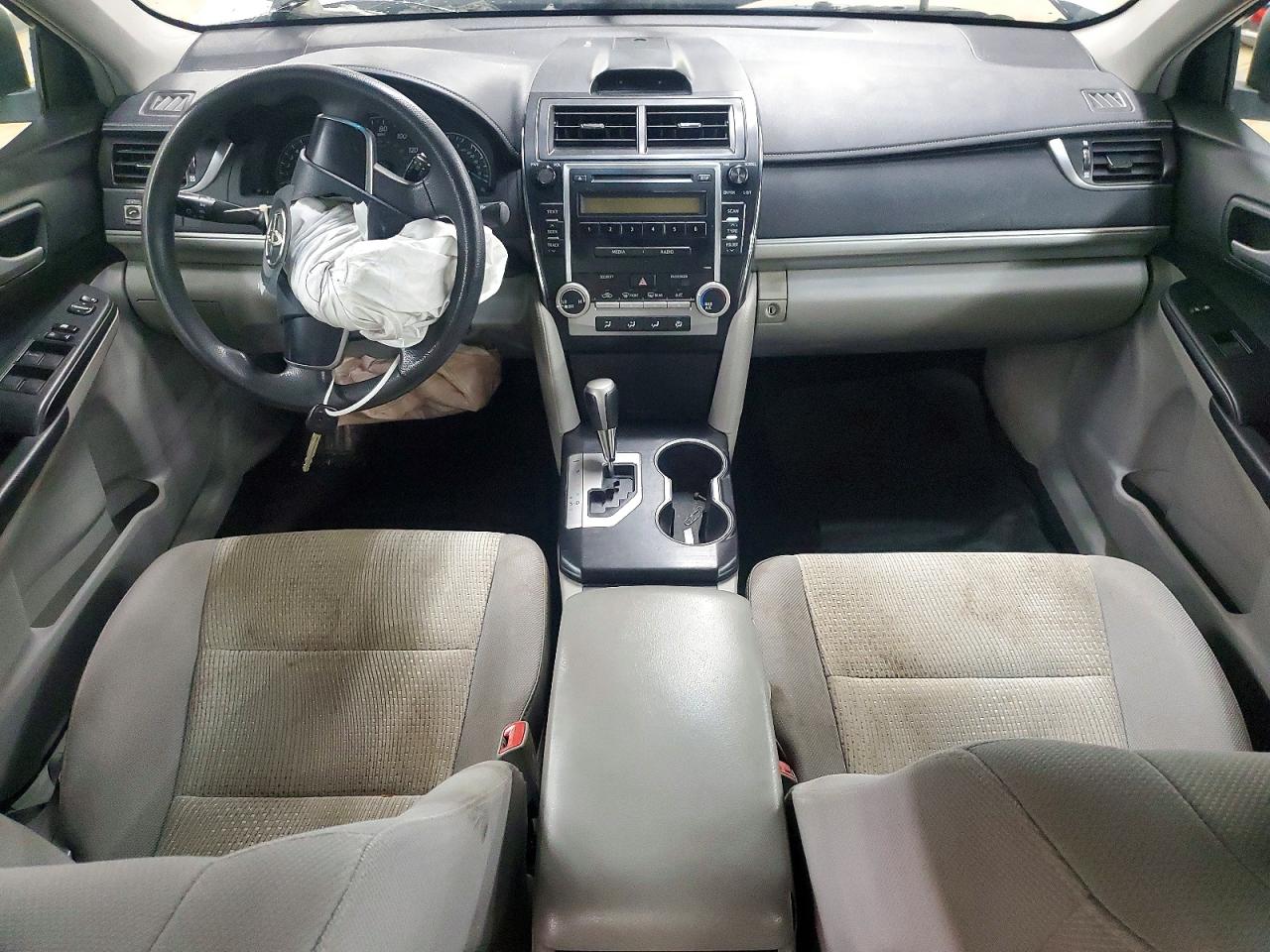 2012 Toyota Camry L Silver vin: 4T1BF1FKXCU586401