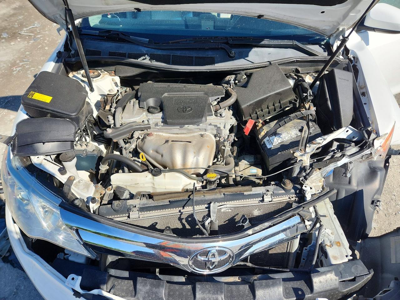 2012 Toyota Camry Le White vin: 4T1BF1FKXCU602130