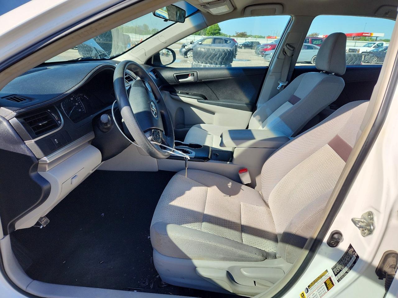2012 Toyota Camry Le White vin: 4T1BF1FKXCU602130