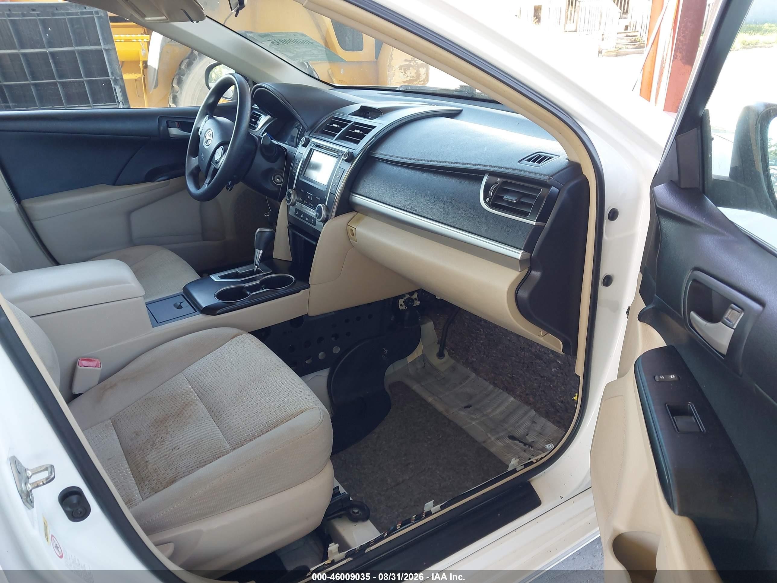2013 Toyota Camry Le White vin: 4T1BF1FKXDU237644