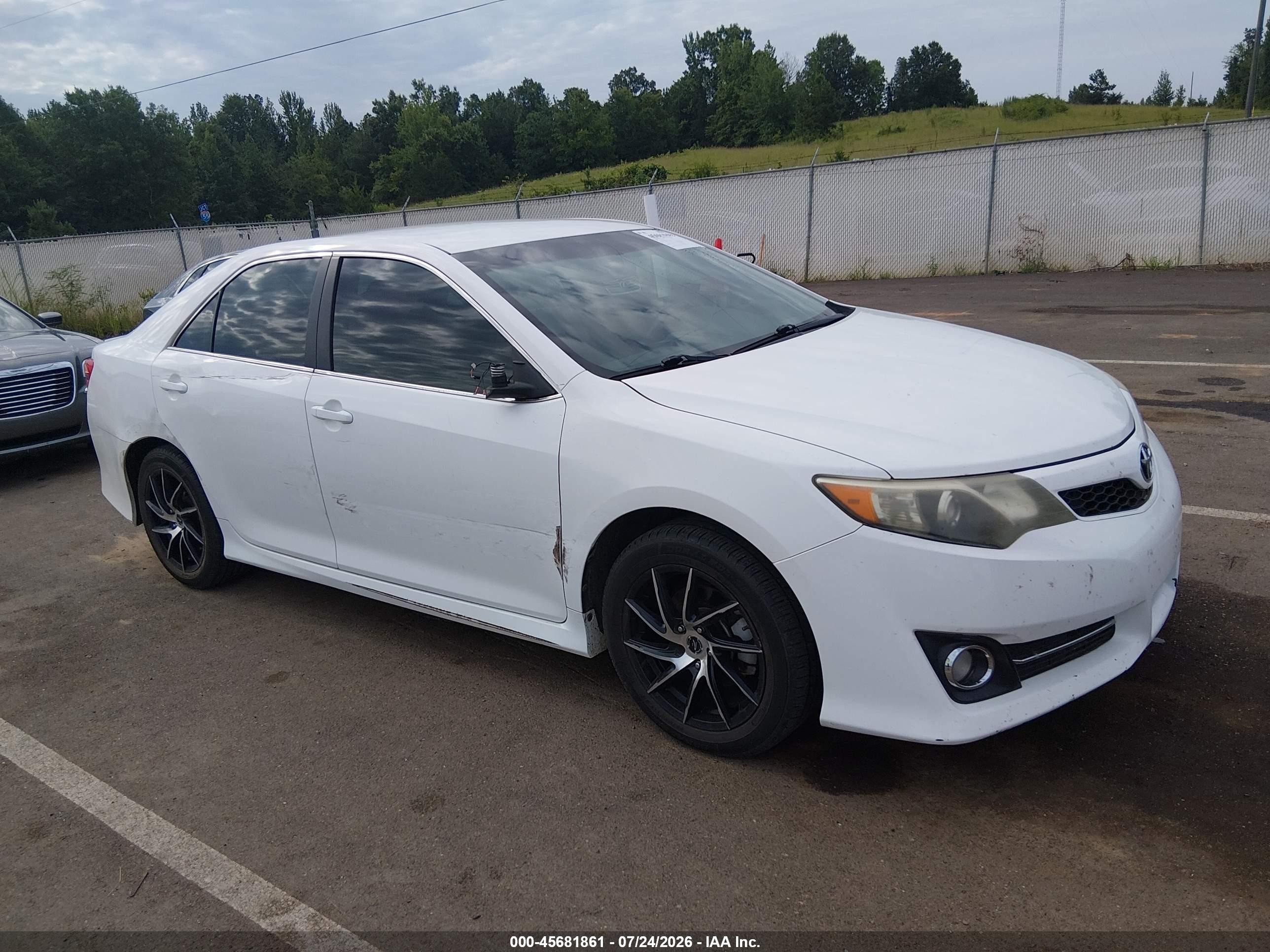 2013 Toyota Camry Se Белый vin: 4T1BF1FKXDU645254