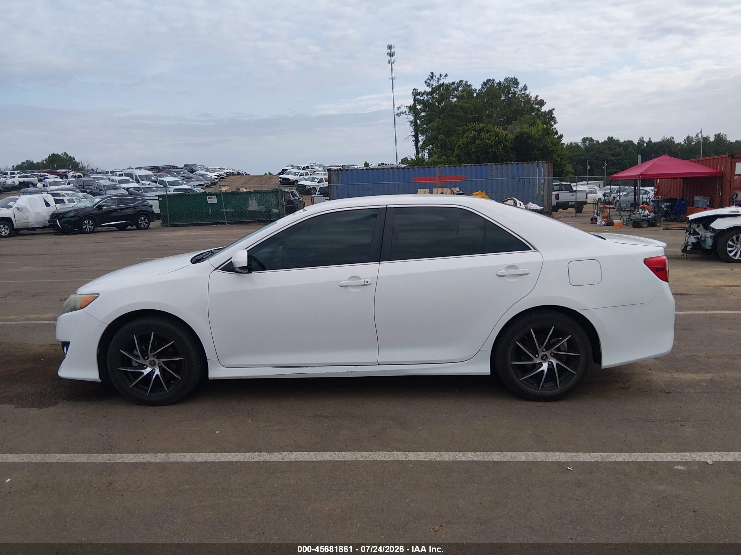 2013 Toyota Camry Se Белый vin: 4T1BF1FKXDU645254