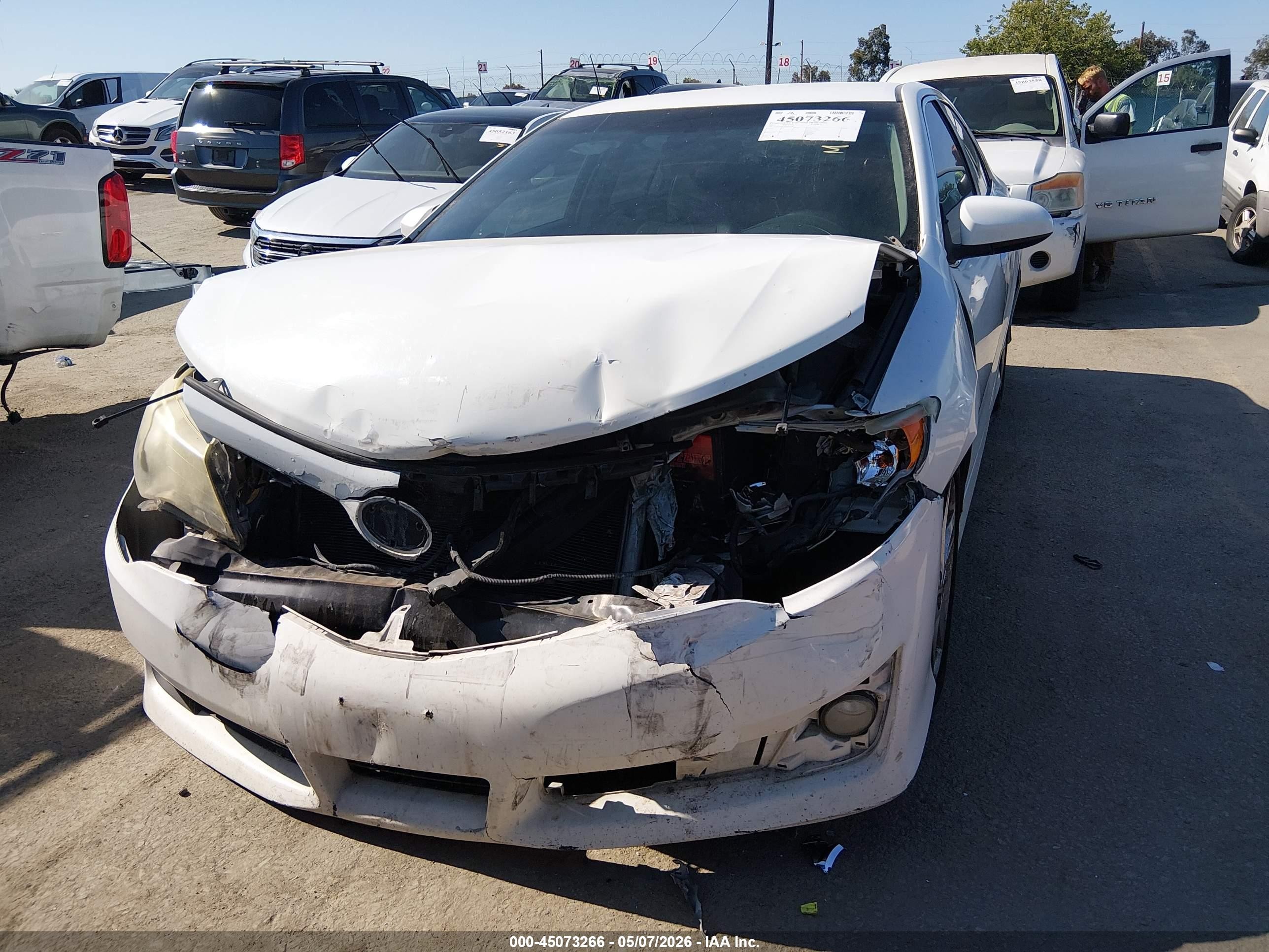 2013 Toyota Camry Se Белый vin: 4T1BF1FKXDU665181