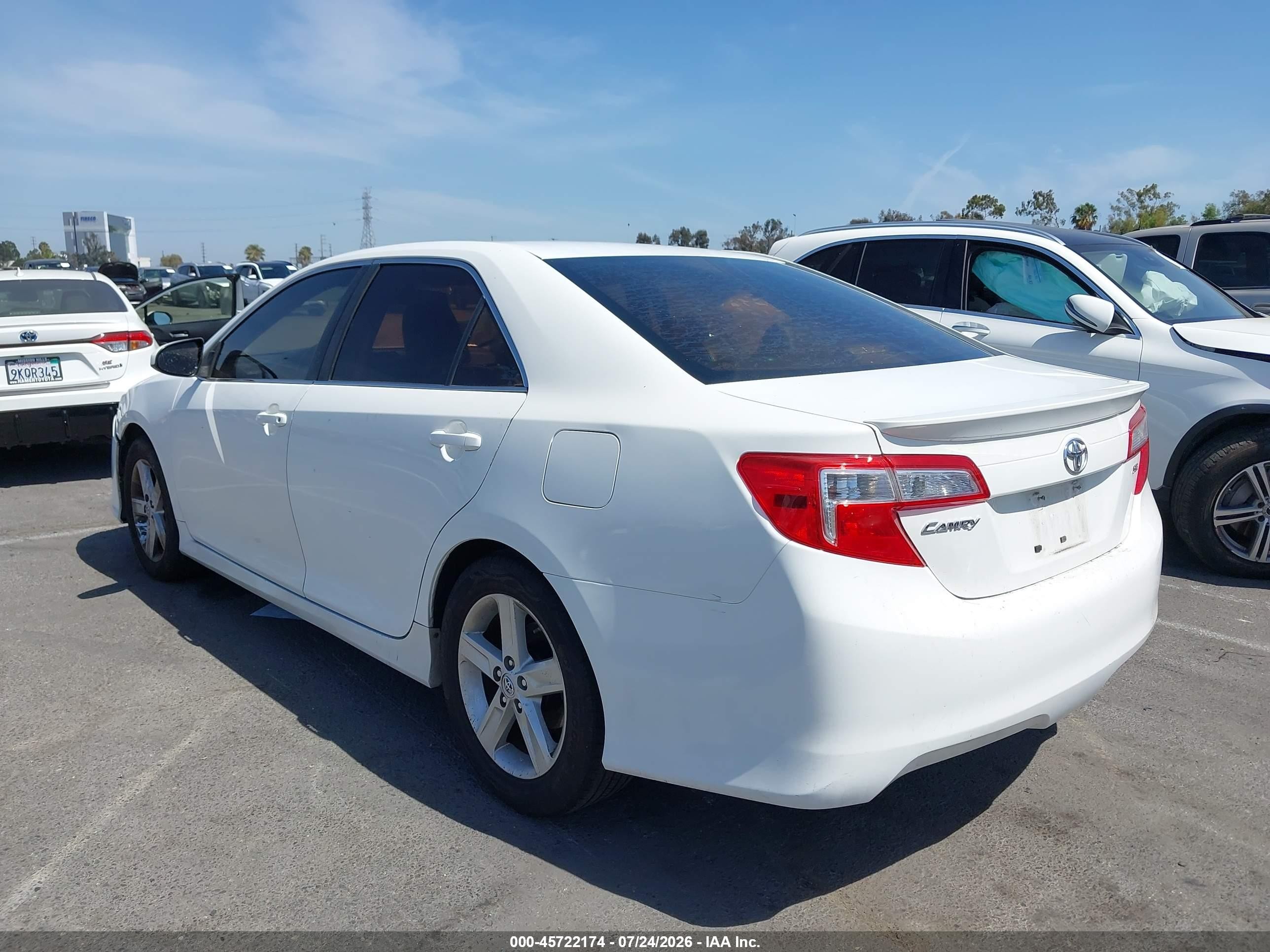 2013 Toyota Camry Se White vin: 4T1BF1FKXDU668159