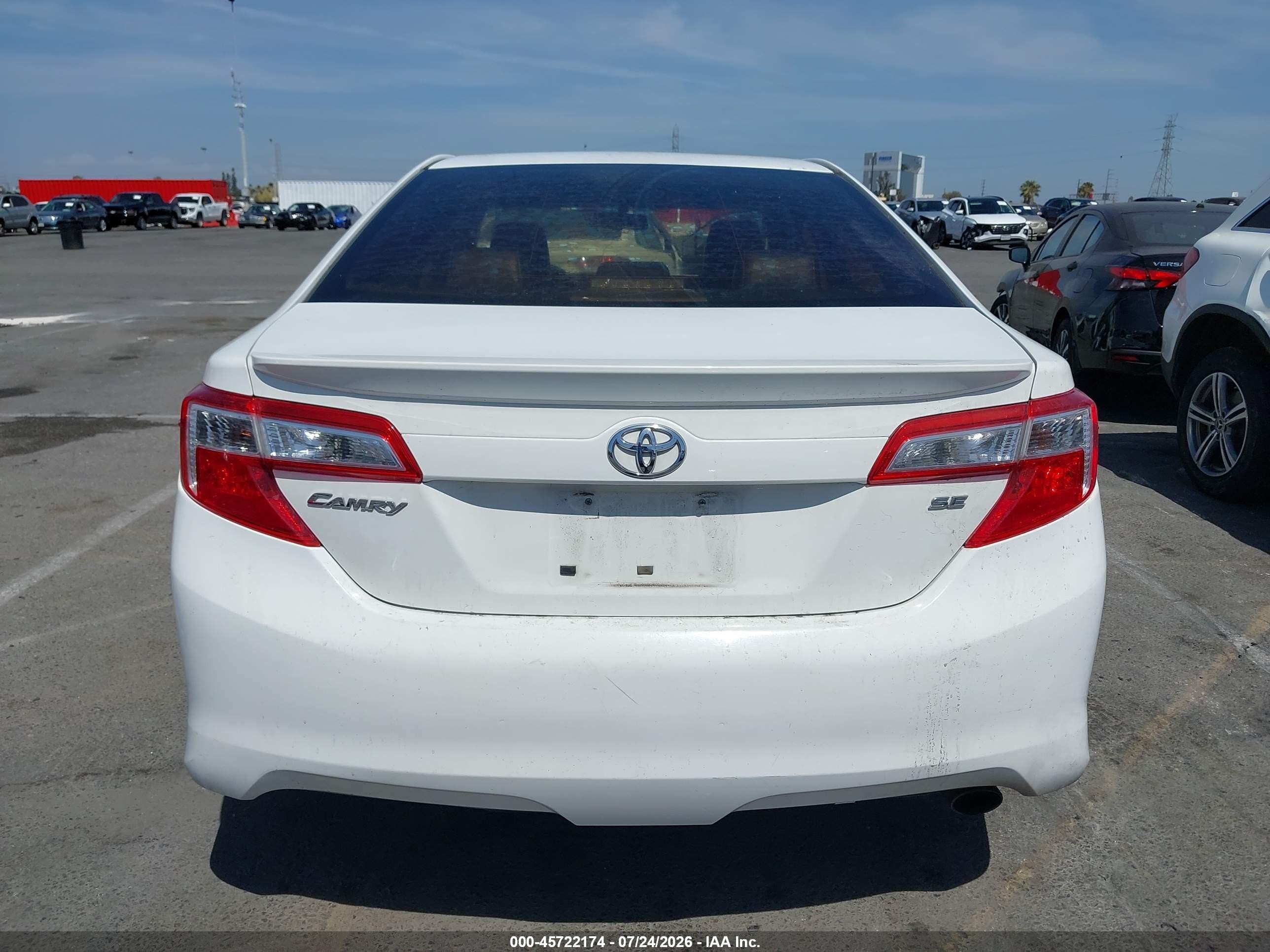 2013 Toyota Camry Se White vin: 4T1BF1FKXDU668159
