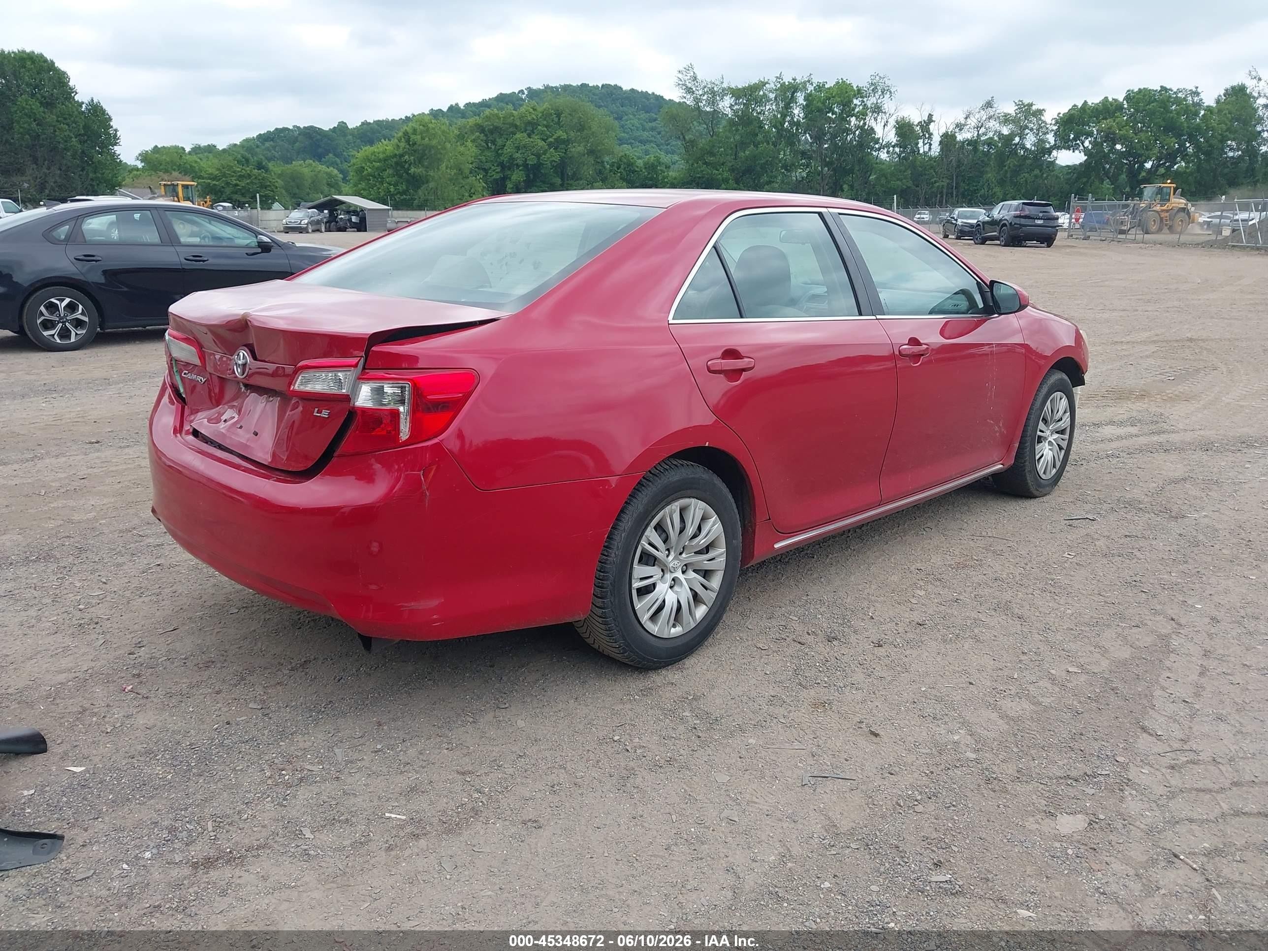 2013 Toyota Camry Le Red vin: 4T1BF1FKXDU688475