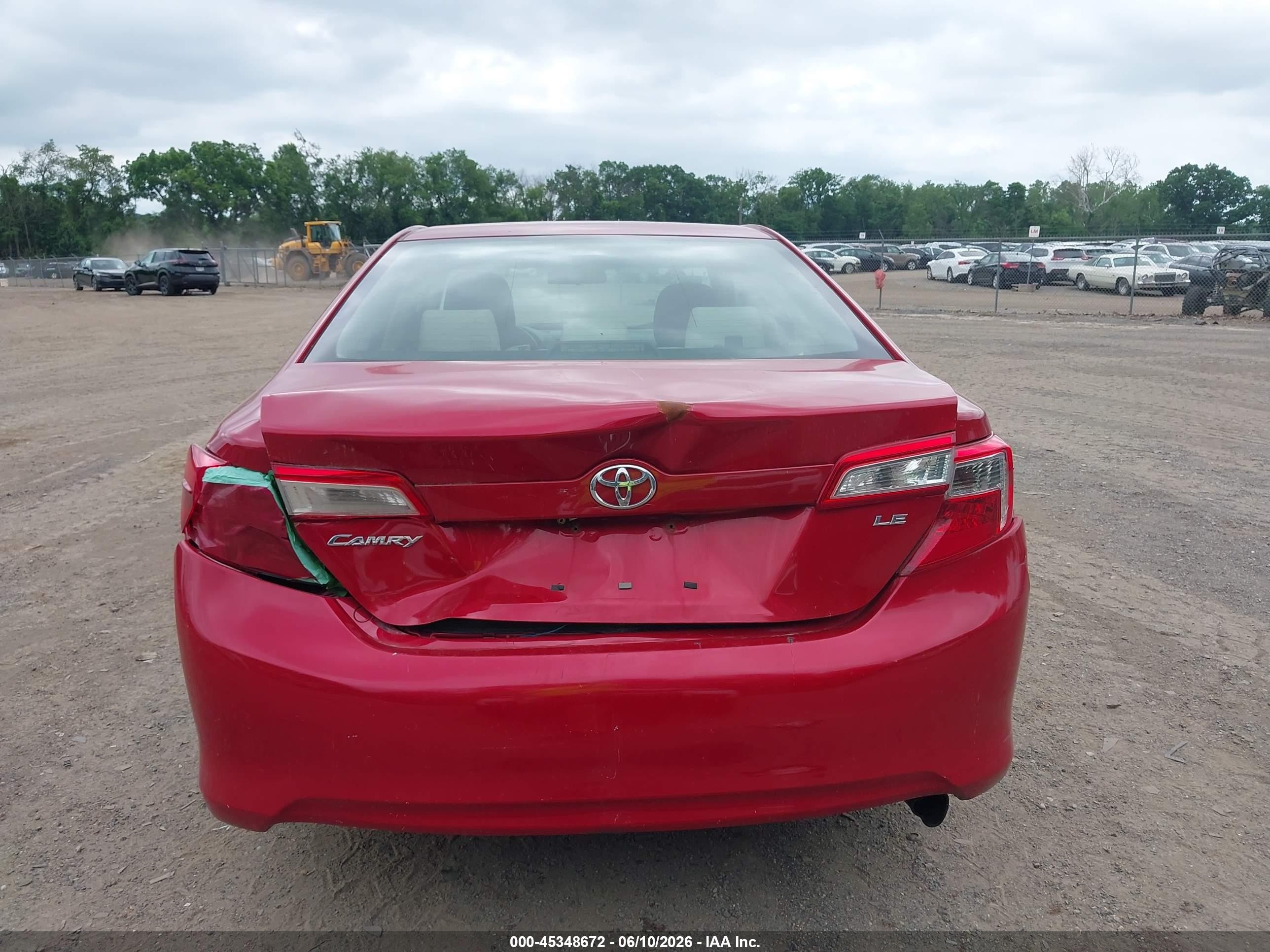 2013 Toyota Camry Le Red vin: 4T1BF1FKXDU688475