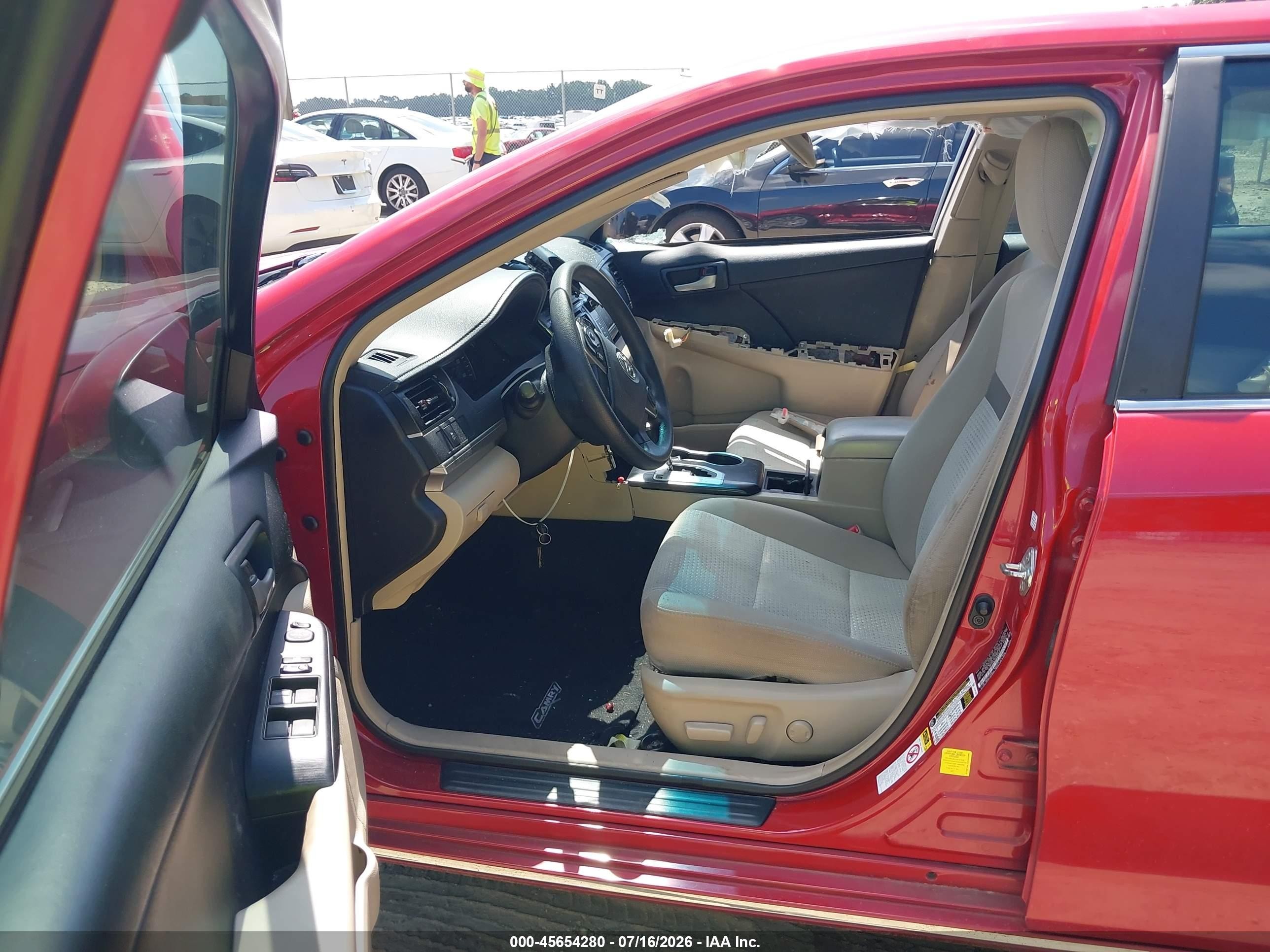 2013 Toyota Camry Le Red vin: 4T1BF1FKXDU695586