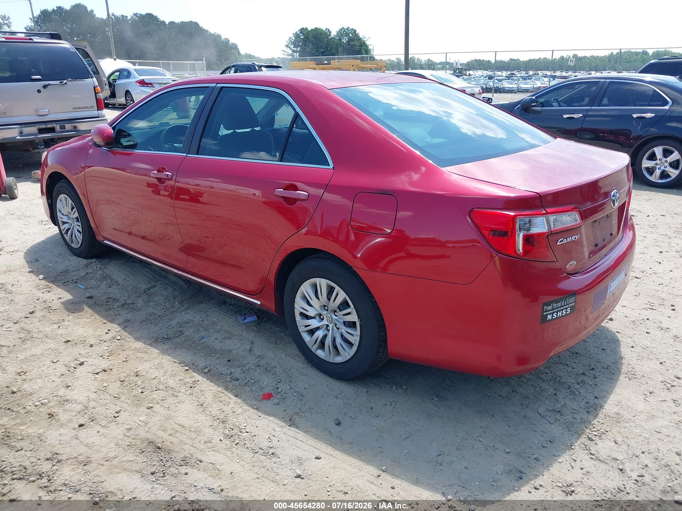 2013 Toyota Camry Le Red vin: 4T1BF1FKXDU695586