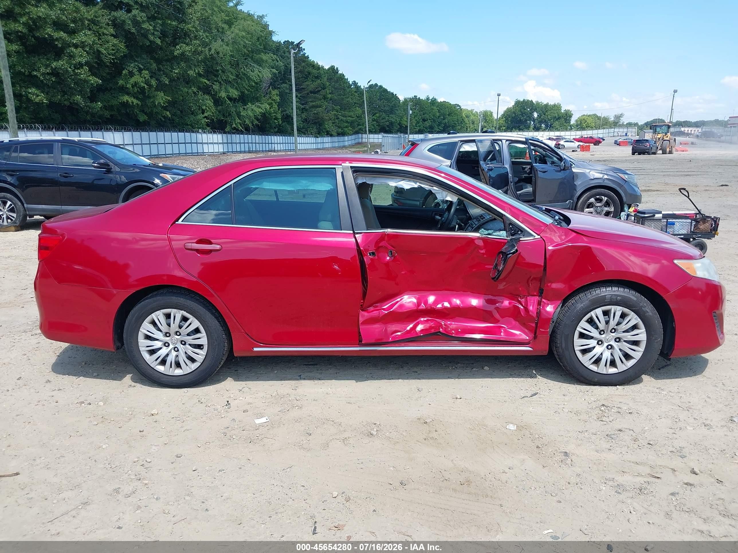 2013 Toyota Camry Le Red vin: 4T1BF1FKXDU695586