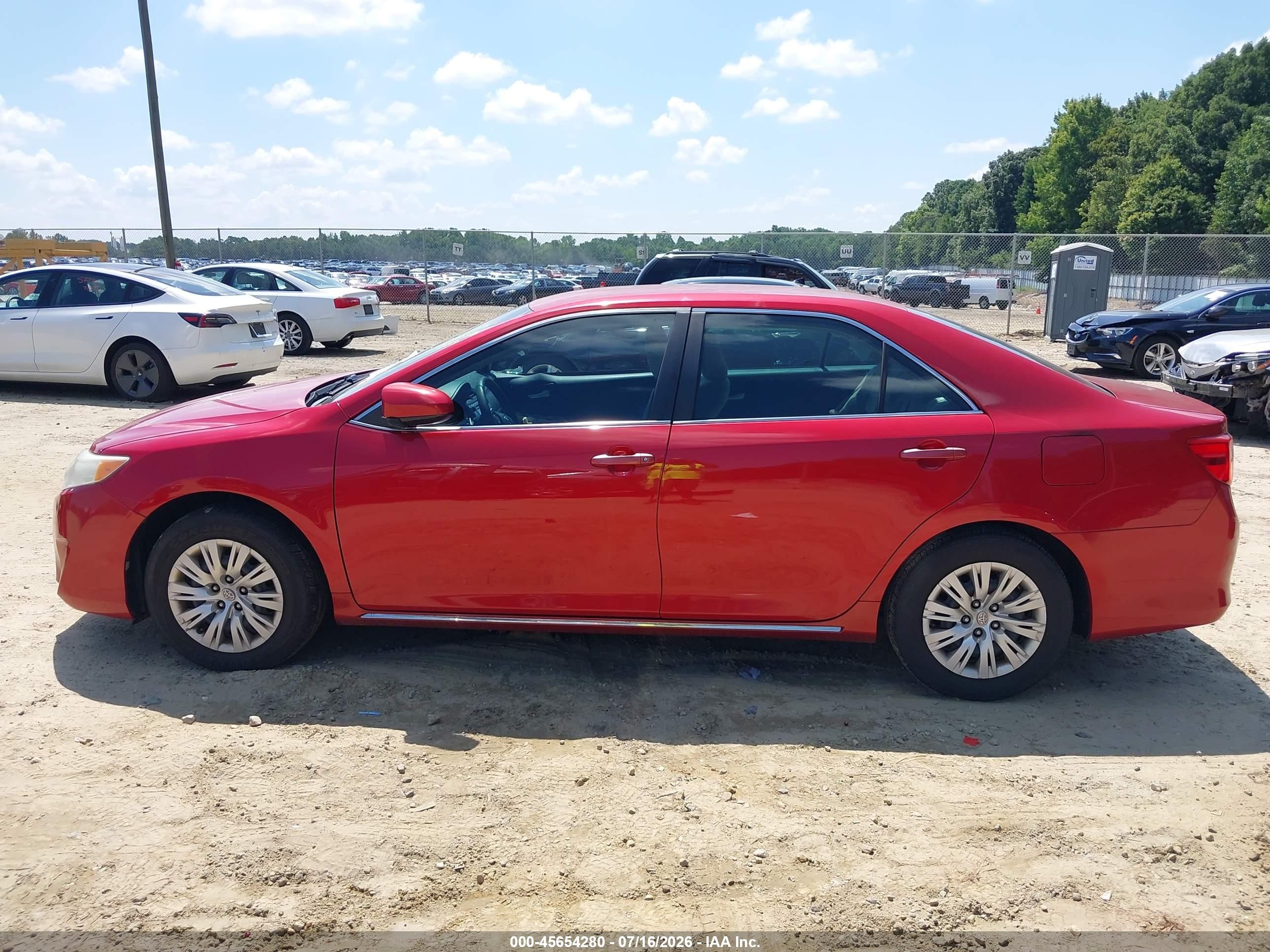 2013 Toyota Camry Le Red vin: 4T1BF1FKXDU695586