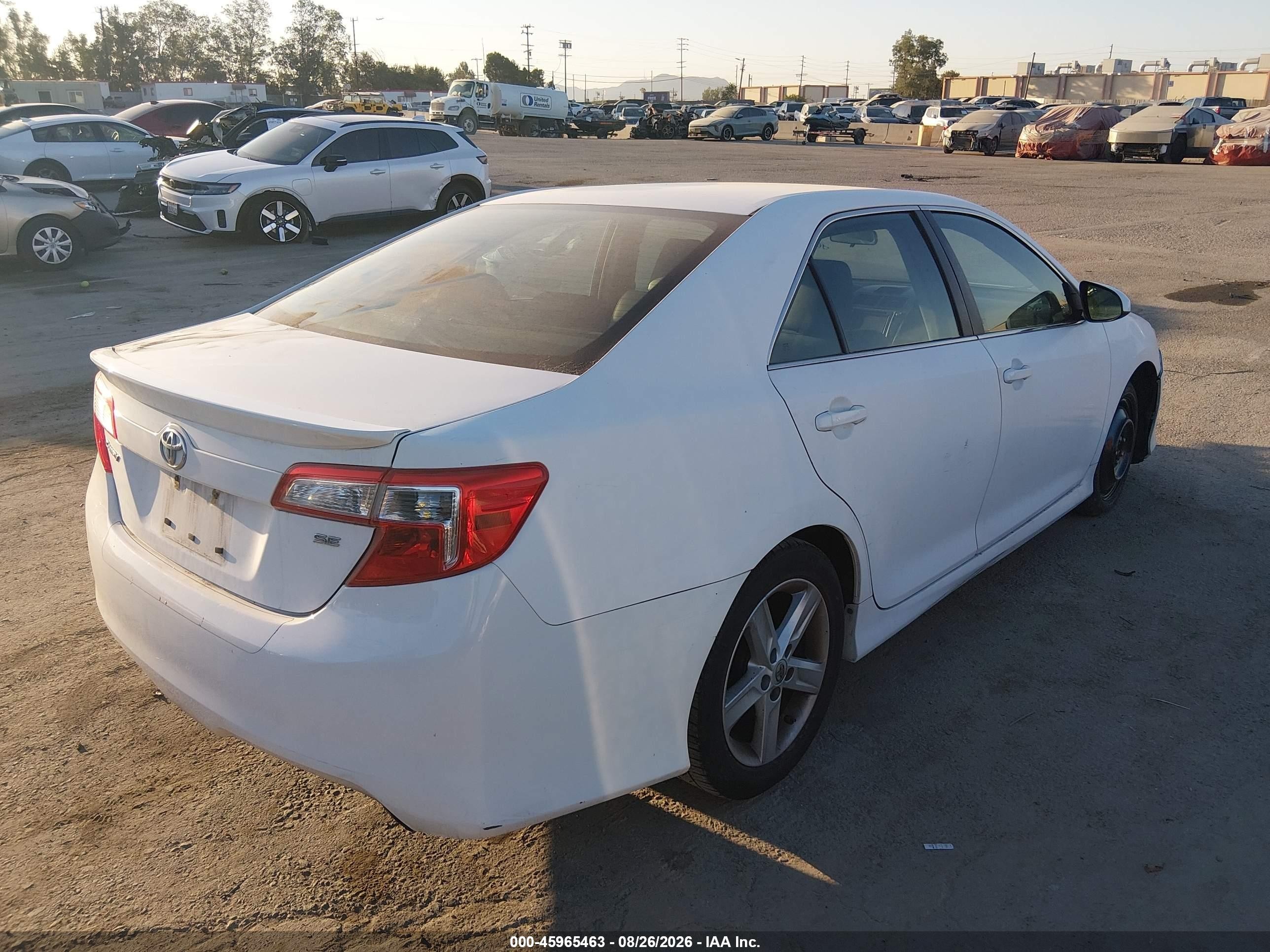 2013 Toyota Camry Se White vin: 4T1BF1FKXDU698388