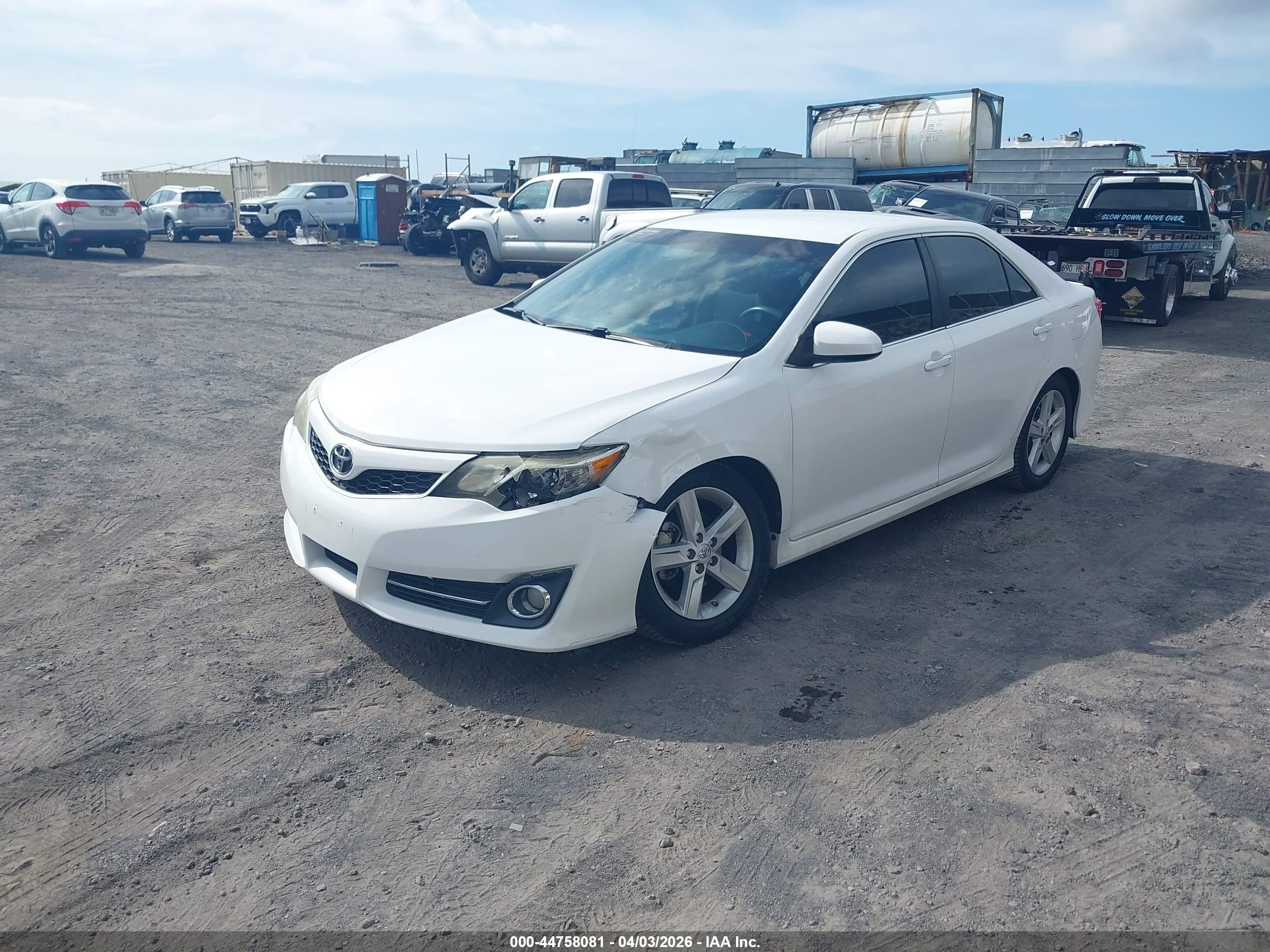 2014 Toyota Camry Se/se Sport Белый vin: 4T1BF1FKXEU300758