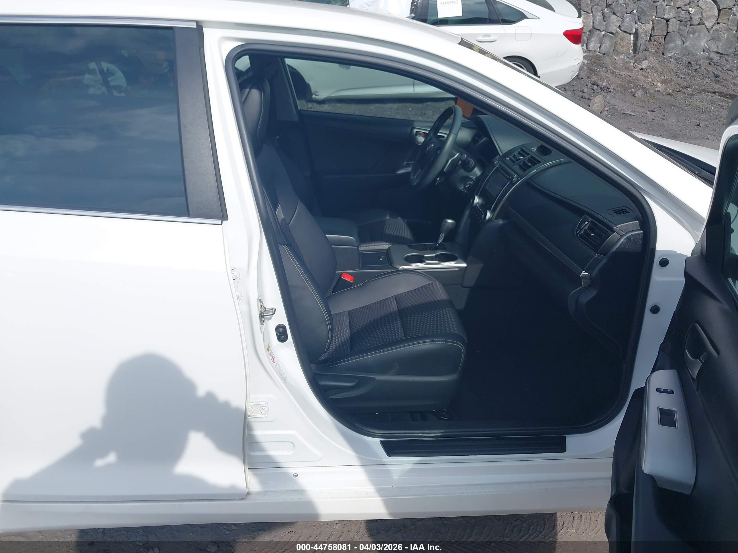 2014 Toyota Camry Se/se Sport Белый vin: 4T1BF1FKXEU300758