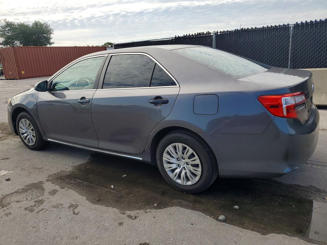 2014 Toyota Camry Le Gray vin: 4T1BF1FKXEU302039