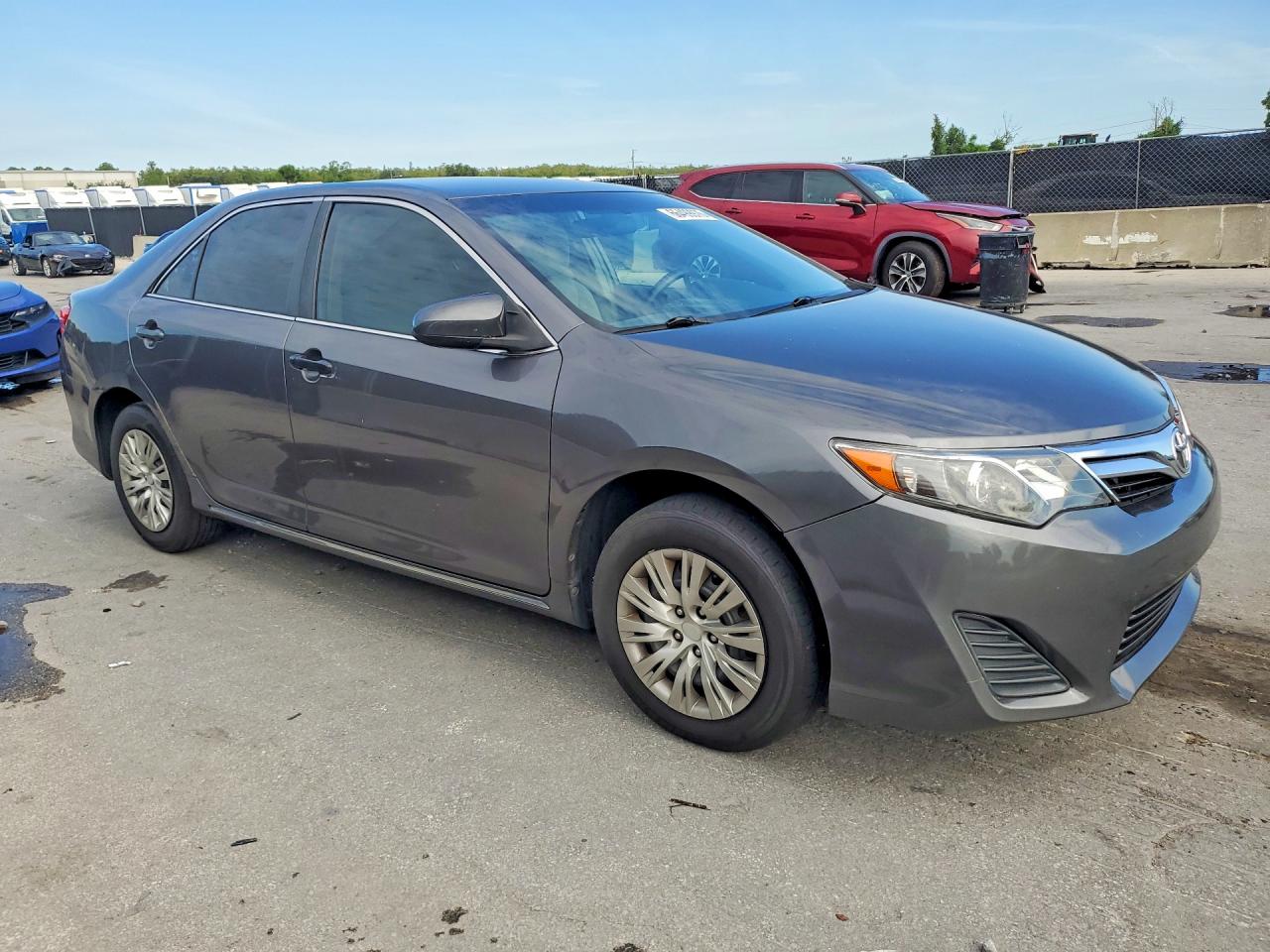 2014 Toyota Camry Le Gray vin: 4T1BF1FKXEU302039