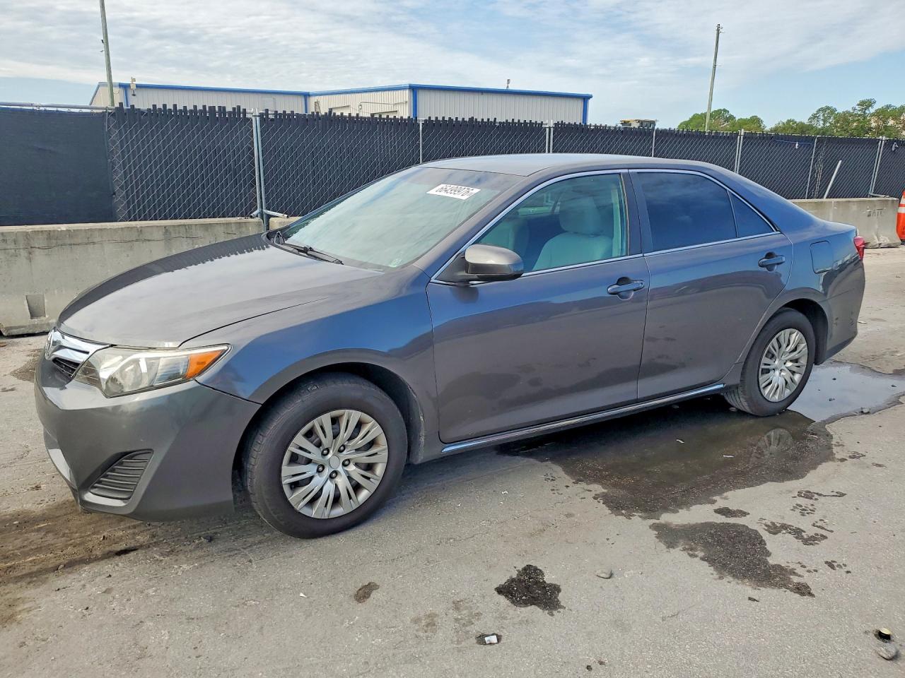 2014 Toyota Camry Le Gray vin: 4T1BF1FKXEU302039