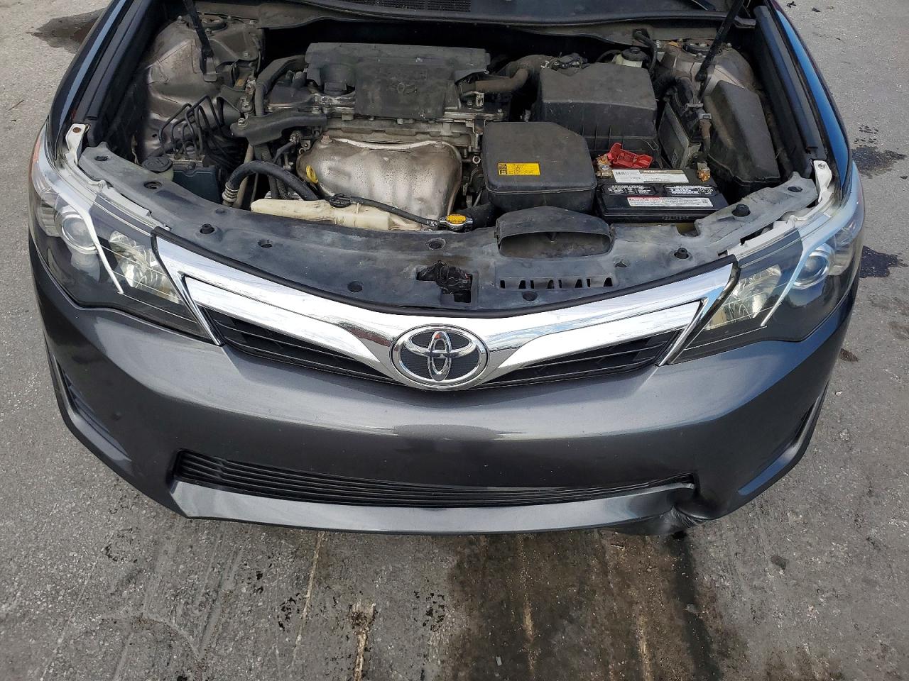 2014 Toyota Camry Le Gray vin: 4T1BF1FKXEU302039